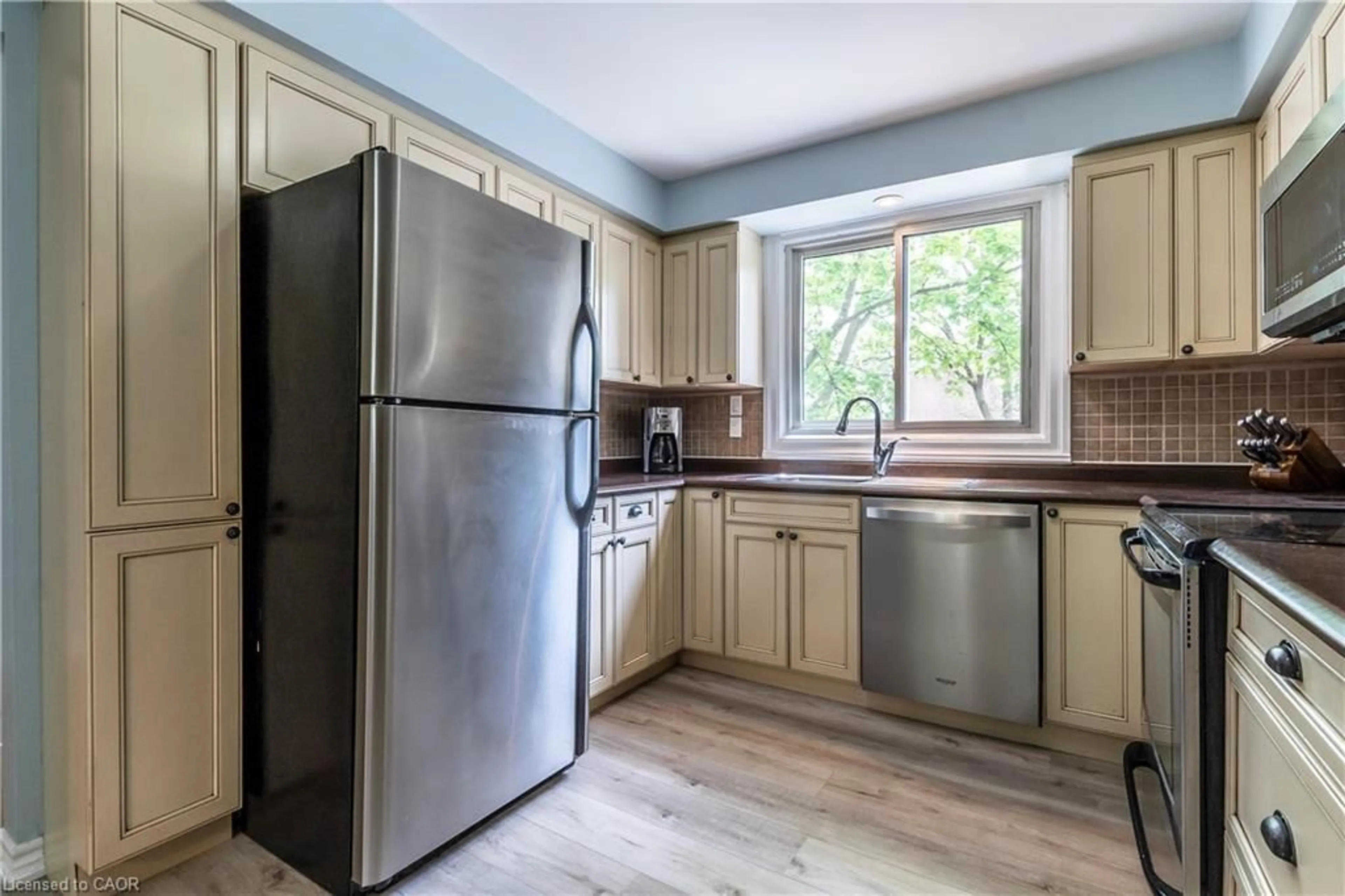Standard kitchen, unknown for 121 Morgan Ave #7, Kitchener Ontario N2A 2M4