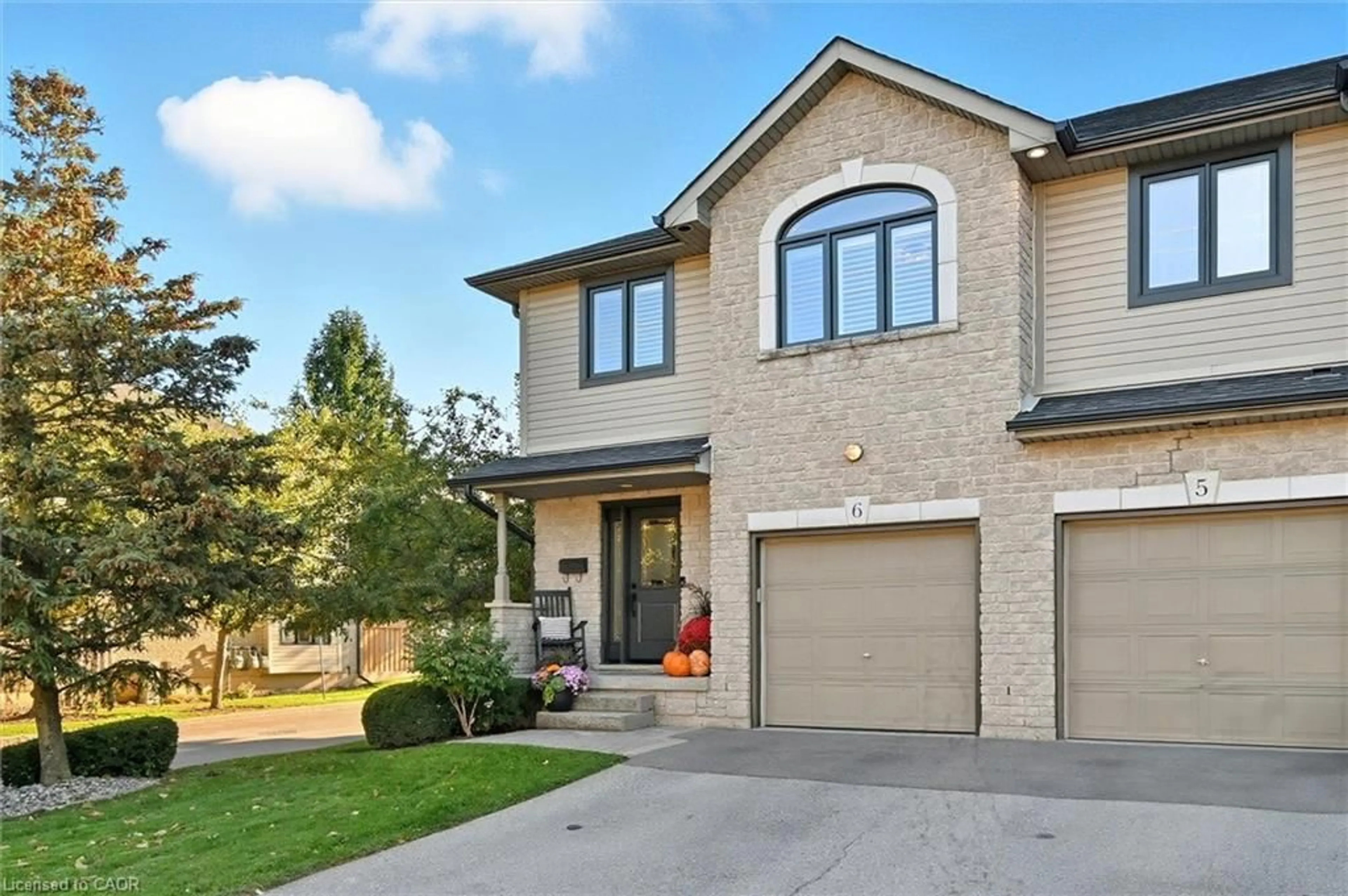 Home with brick exterior material, street for 2110 Headon Rd #6, Burlington Ontario L7M 4S2