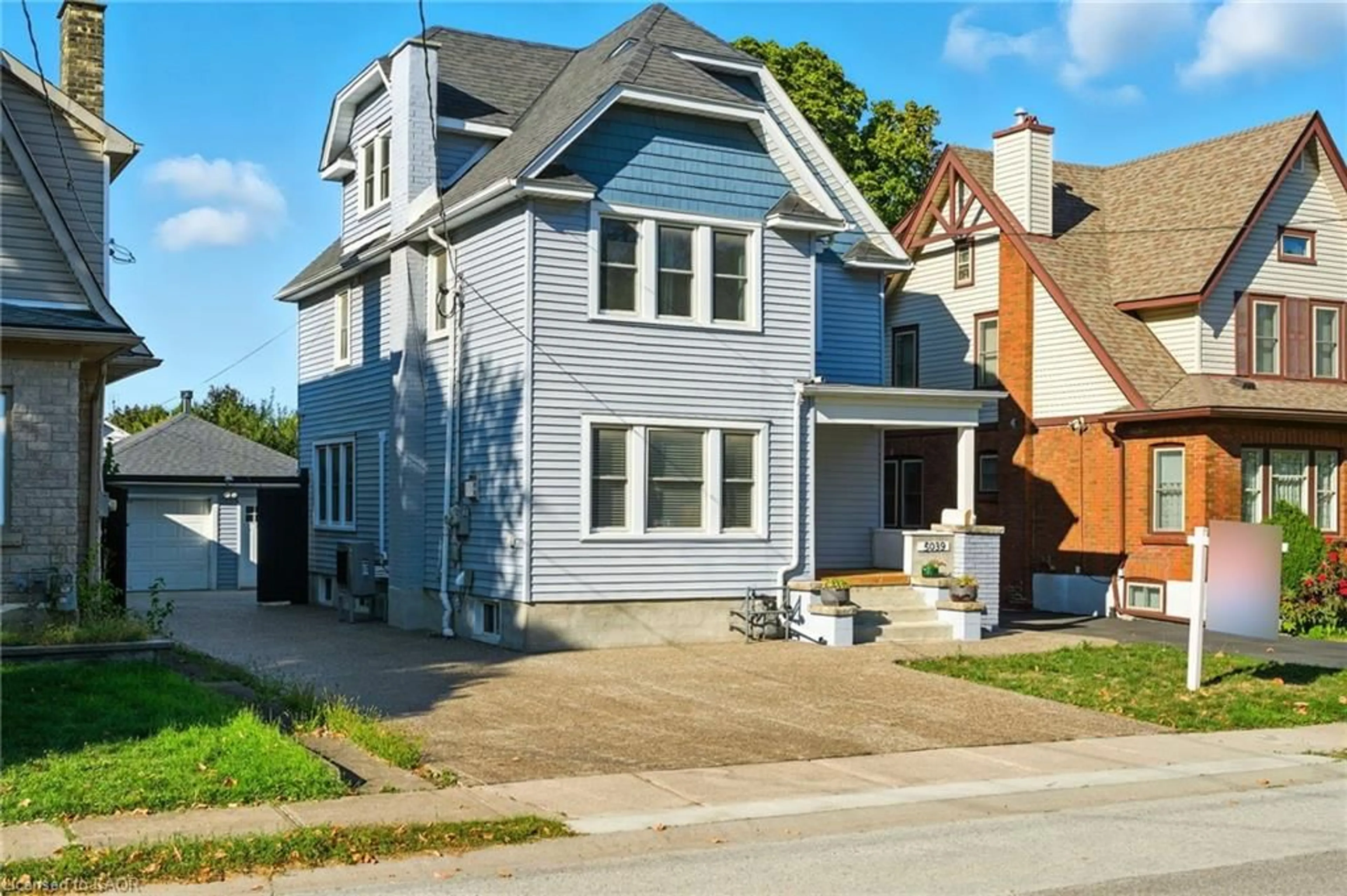 Home with brick exterior material, street for 5039 Armoury St, Niagara Falls Ontario L2E 1T3