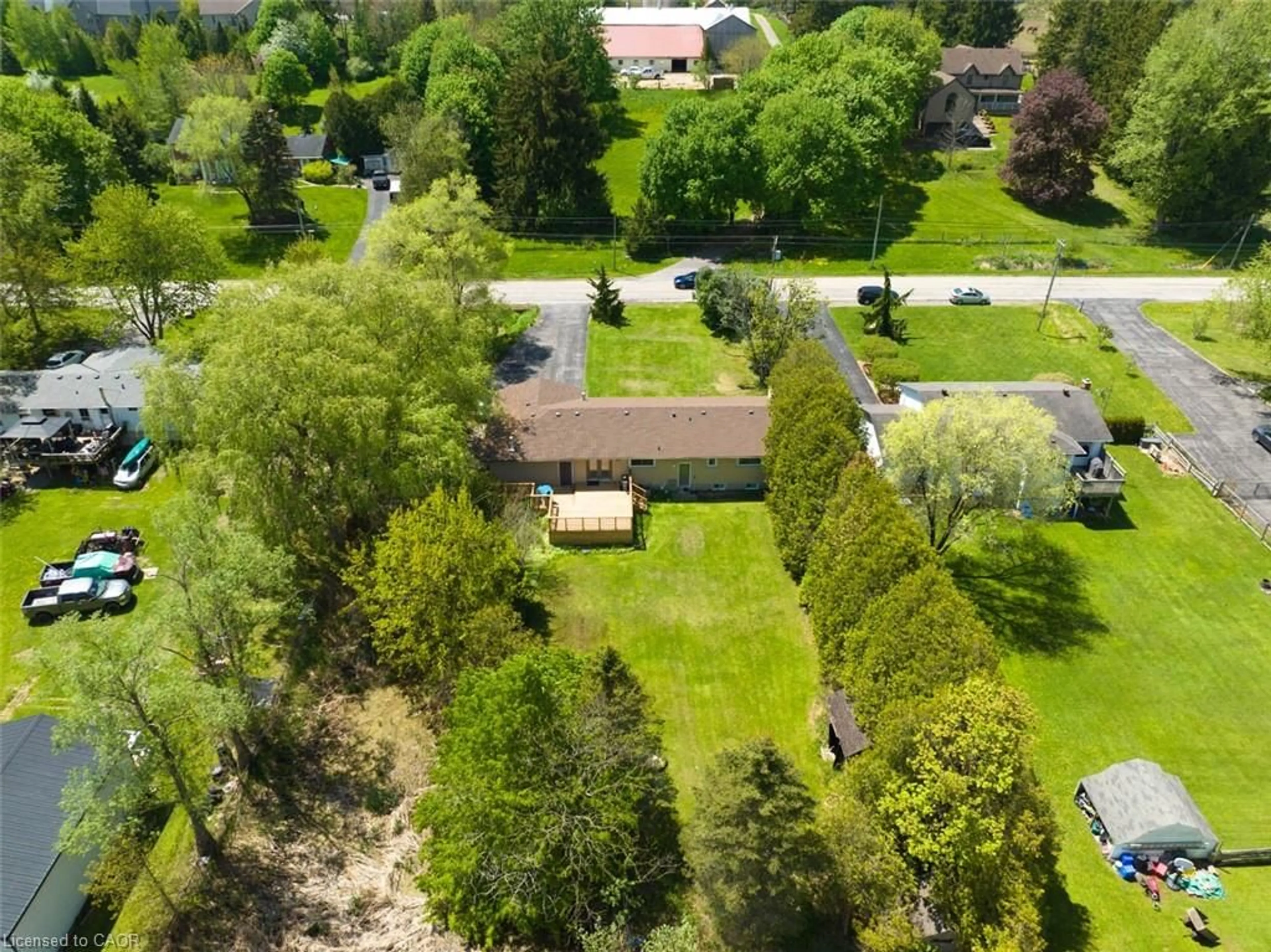 A pic from outside/outdoor area/front of a property/back of a property/a pic from drone, street for 334 Freelton Rd, Hamilton Ontario N0B 2J0