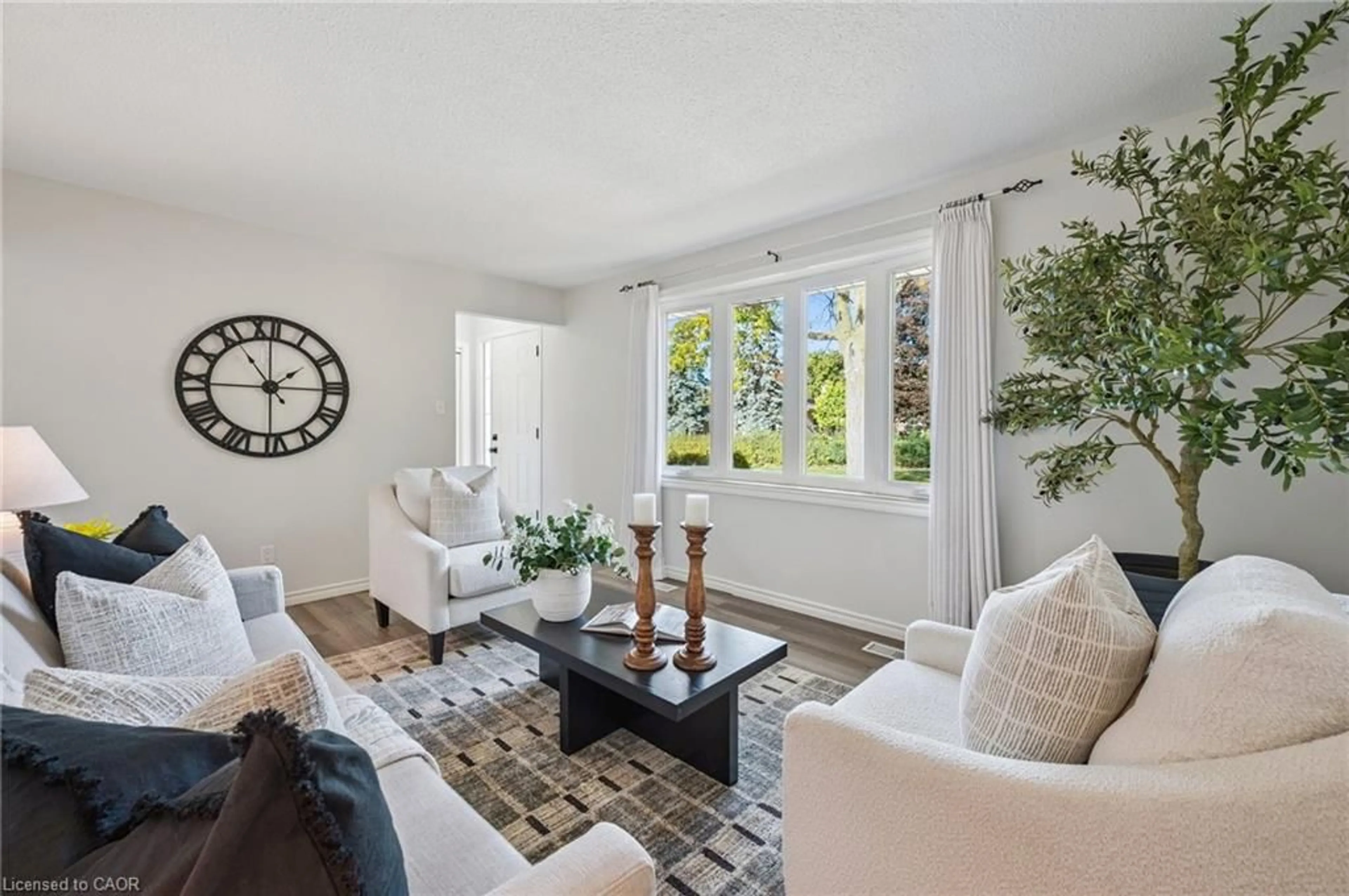 Living room with furniture, unknown for 26 Upton Cres, Guelph Ontario N1E 6P3