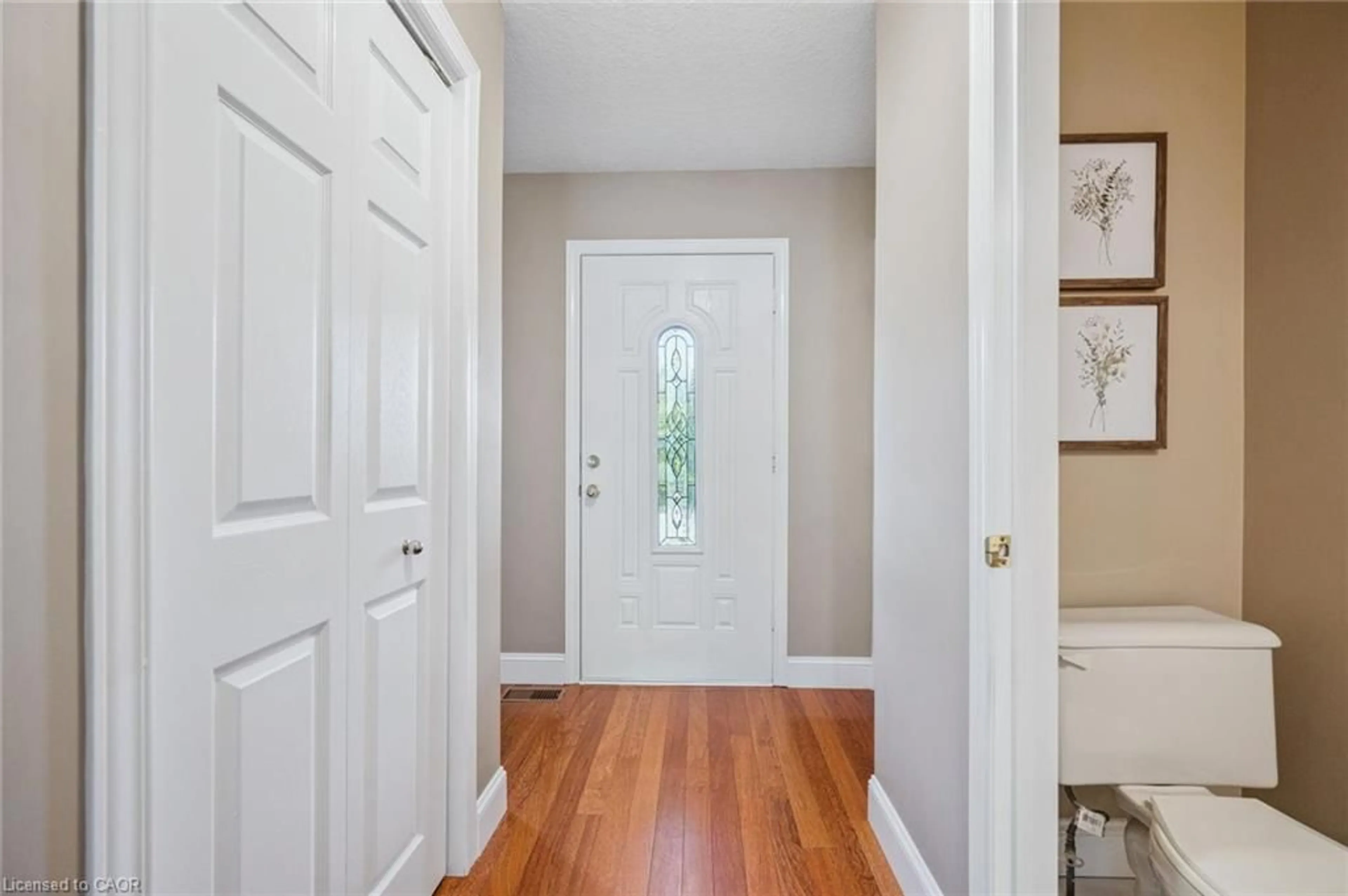 Indoor entryway for 690 Coldstream Dr, Waterloo Ontario N2V 2J1