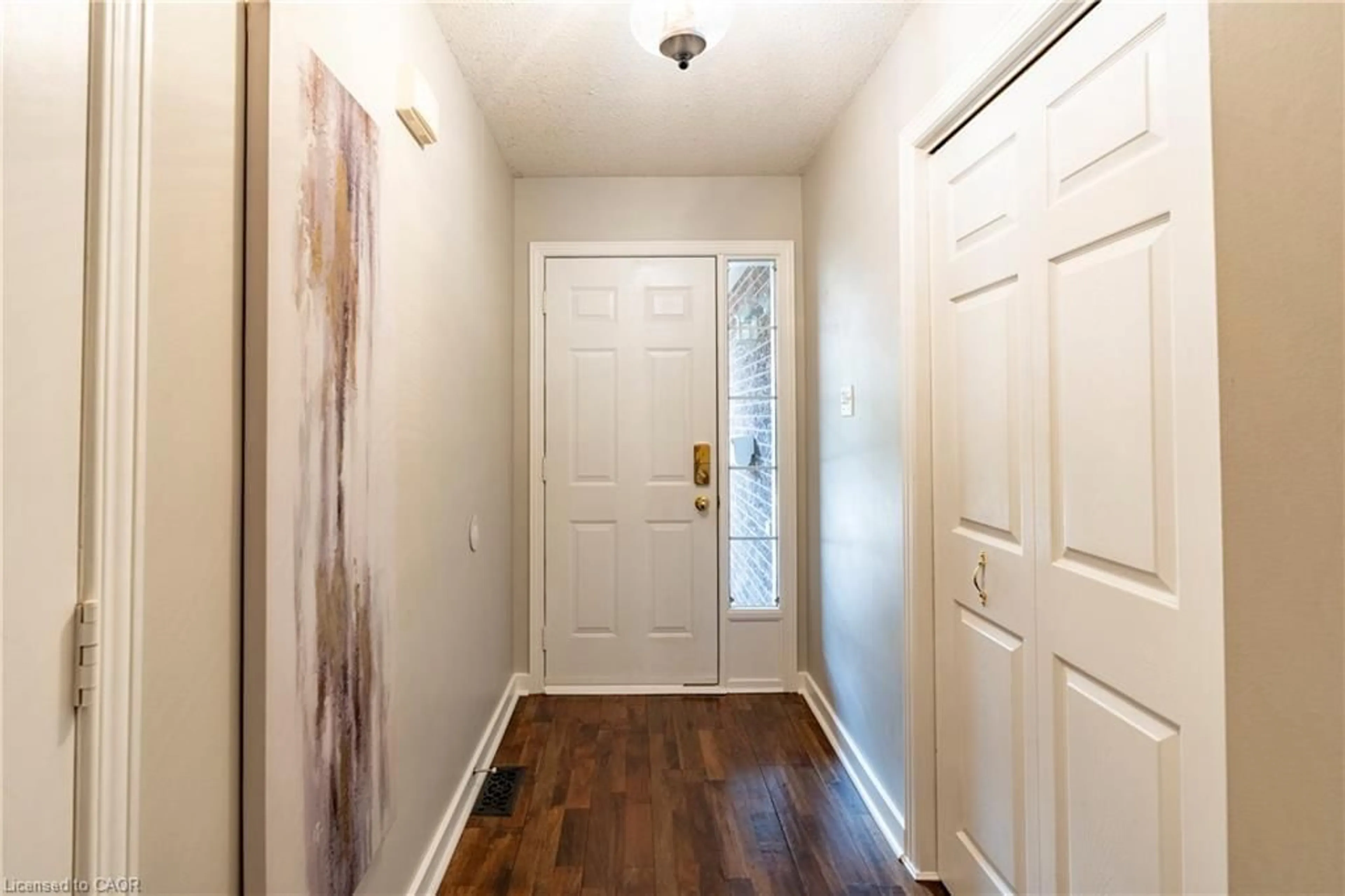 Indoor entryway for 229 Baker St #17, Waterloo Ontario N2T 2R4