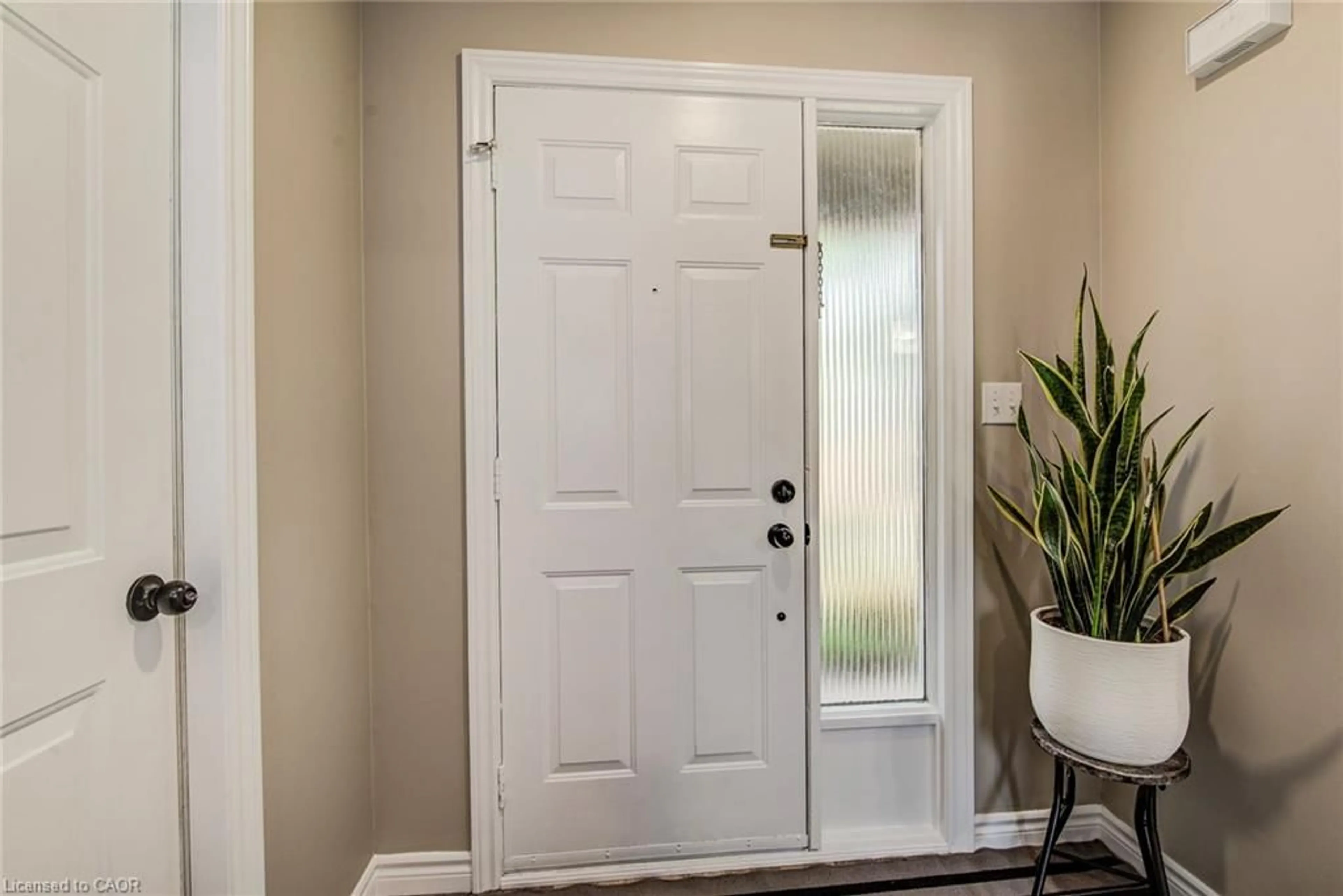 Indoor entryway for 29 Paulander Dr #23, Kitchener Ontario N2M 5L2
