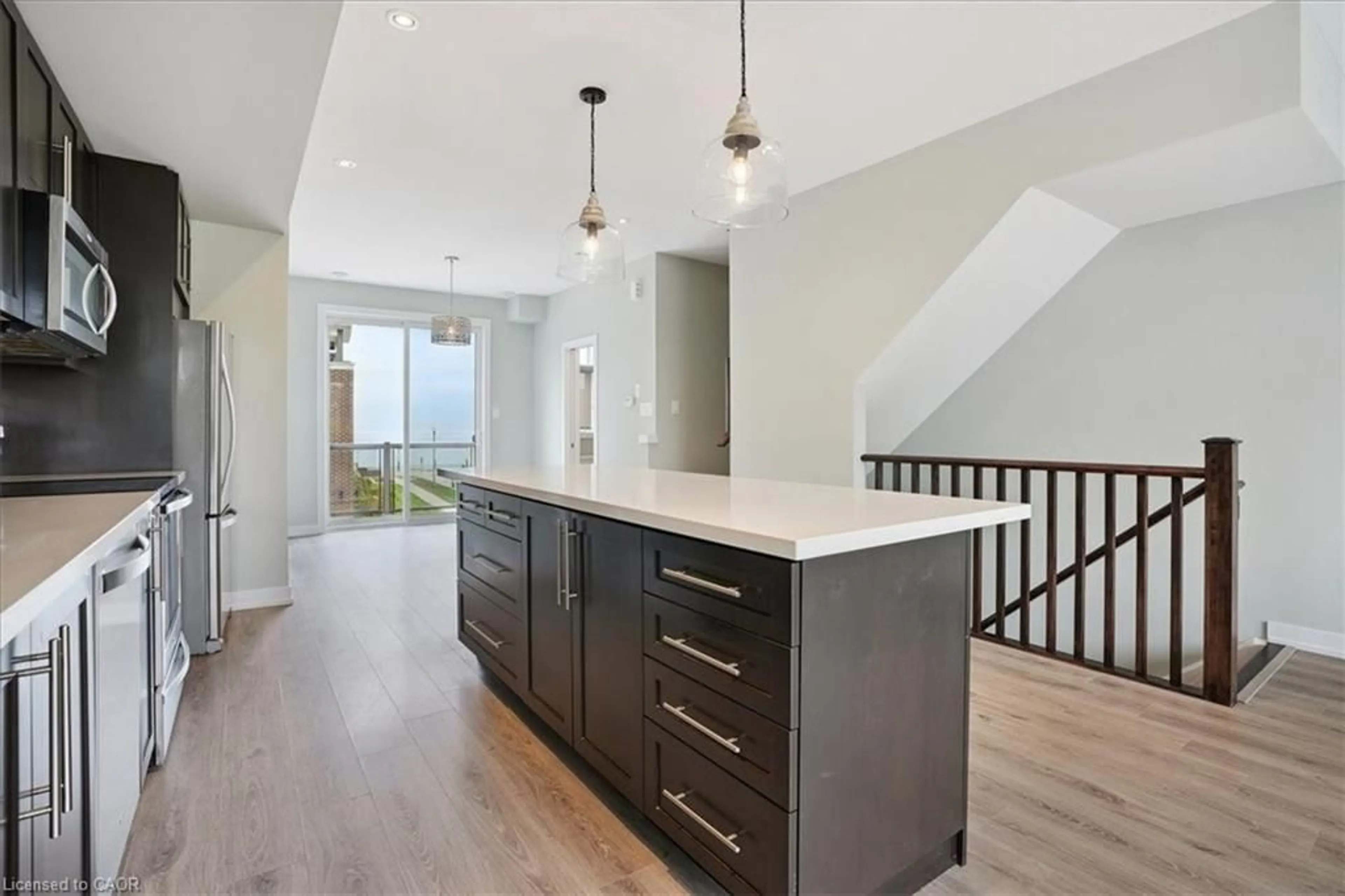 Open concept kitchen, unknown for 5 Esplanade Lane, Grimsby Ontario L3M 5R4