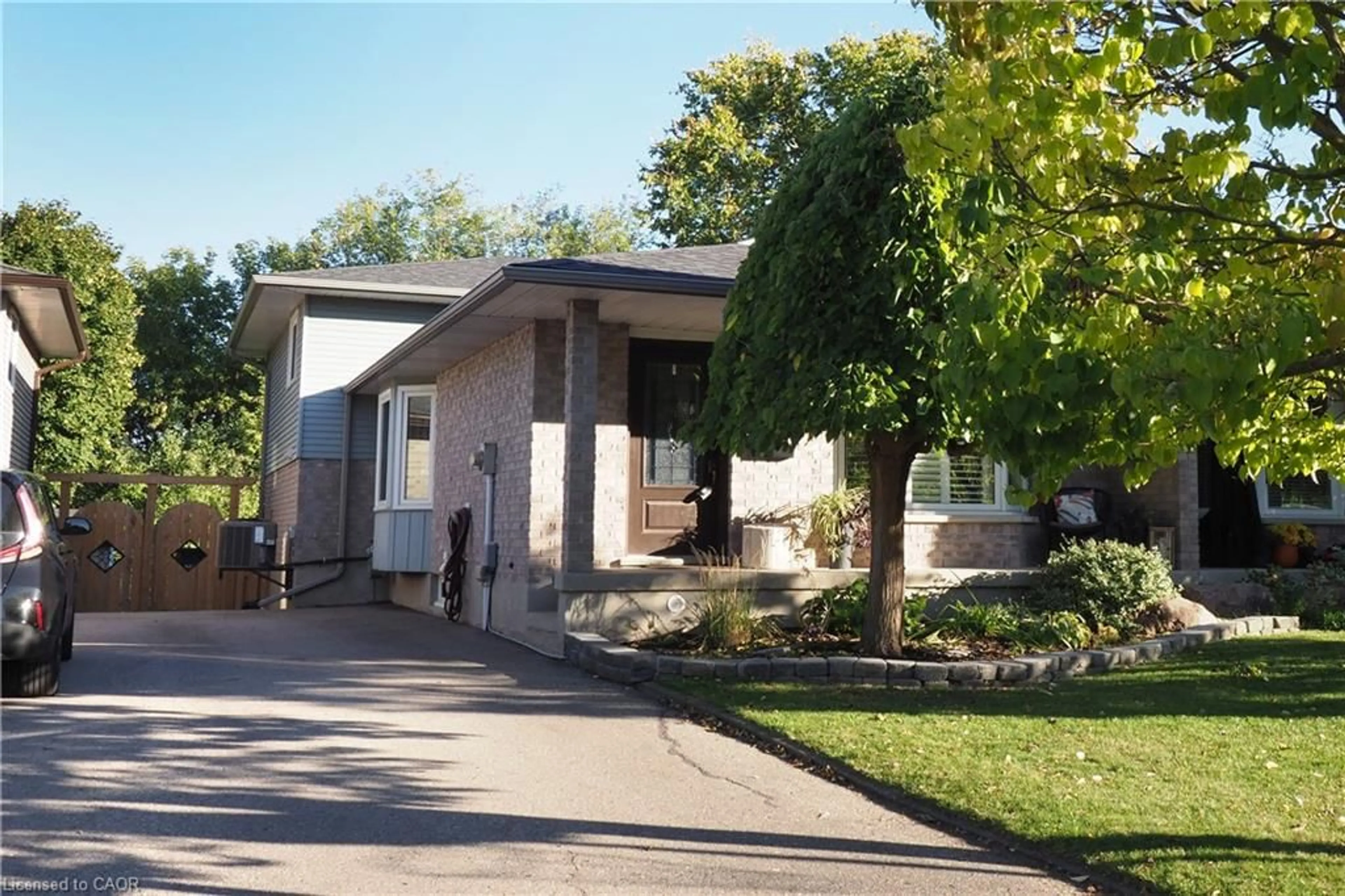 Home with brick exterior material, street for 7 Caprice Crt, Kitchener Ontario N2M 5M2