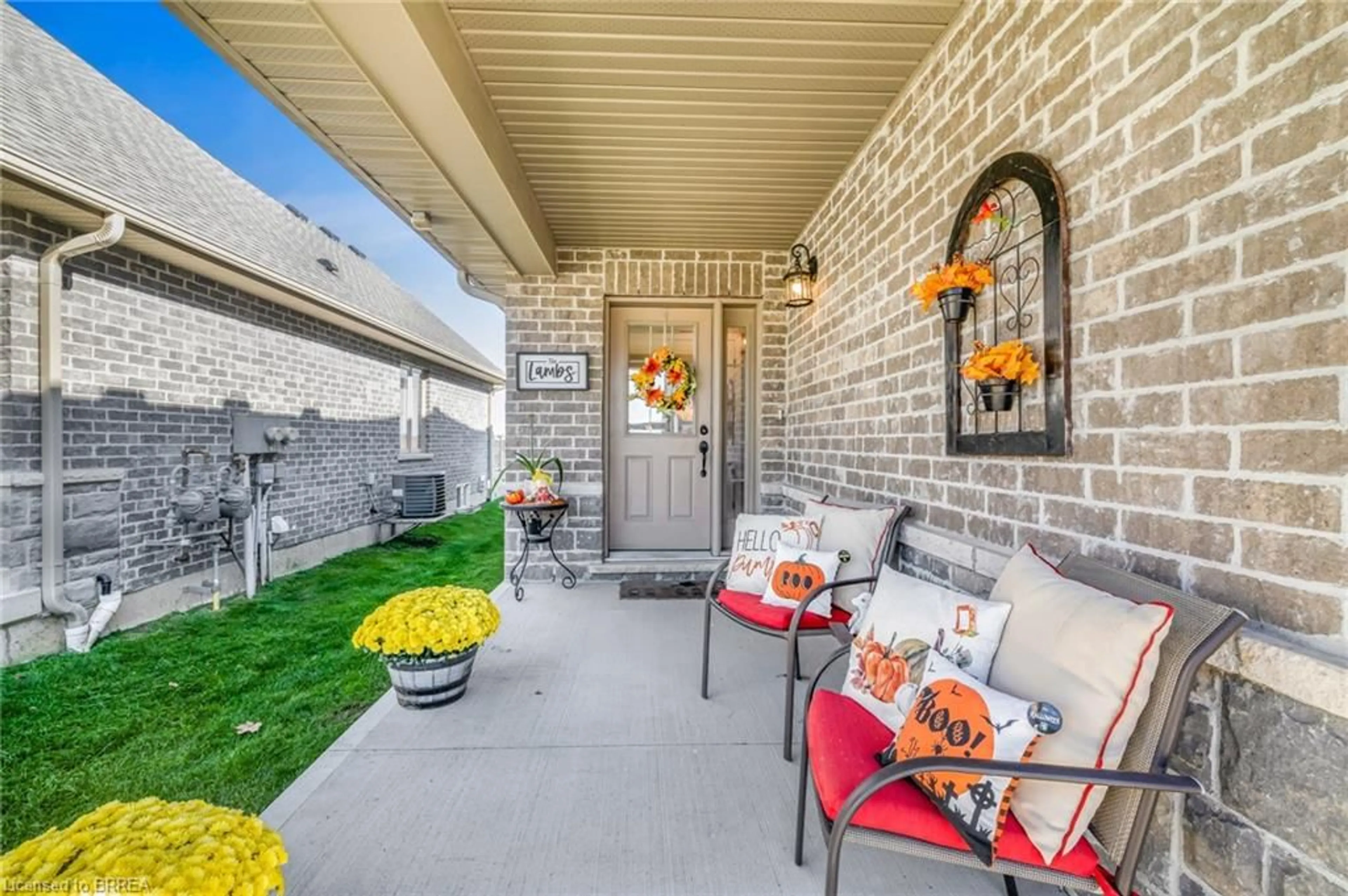 Patio, street for 261 Schooner Dr, Port Dover Ontario N0A 1N3