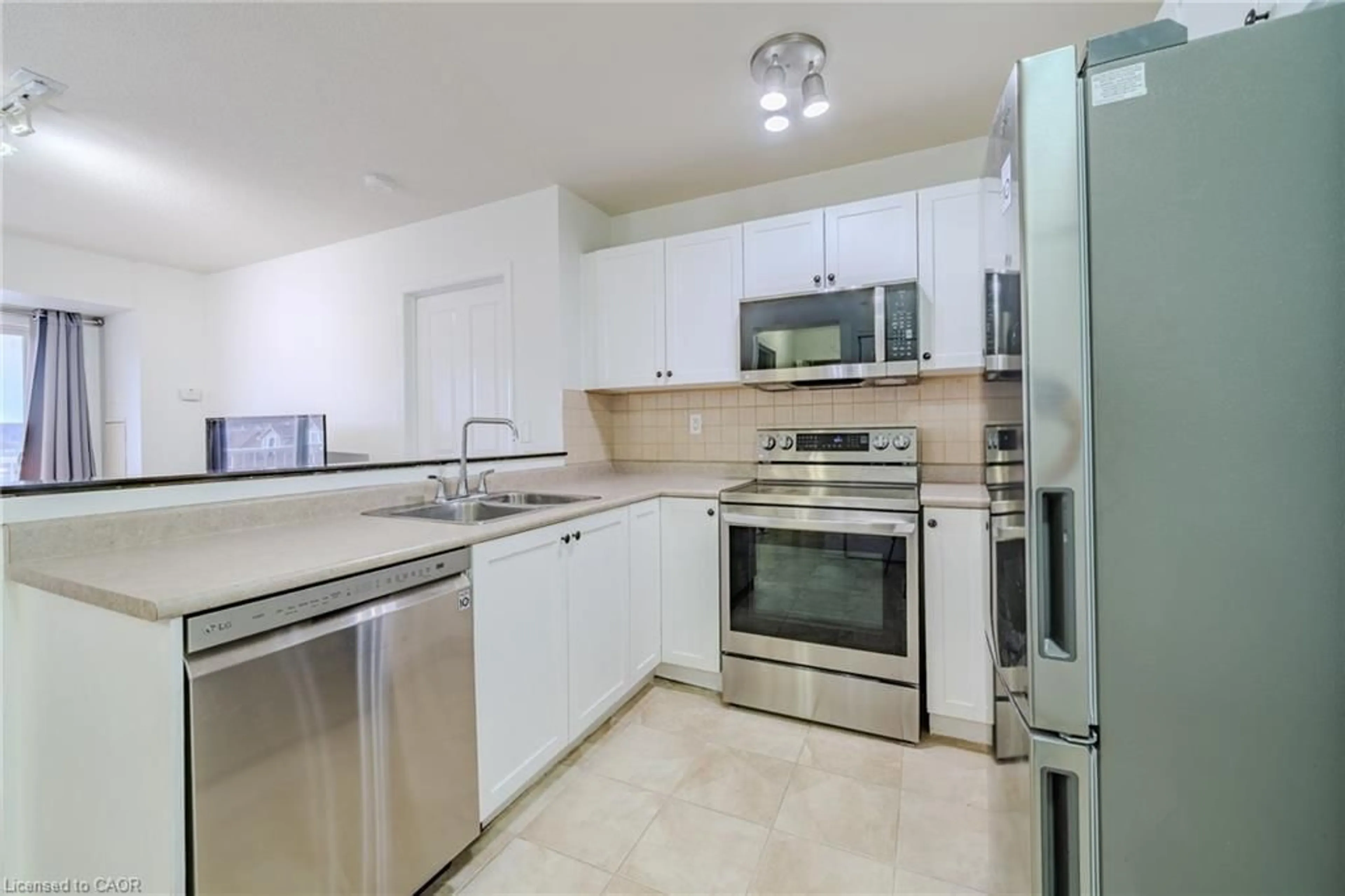 Standard kitchen, ceramic/tile floor for 8 Harris St #422, Cambridge Ontario N1R 8R1
