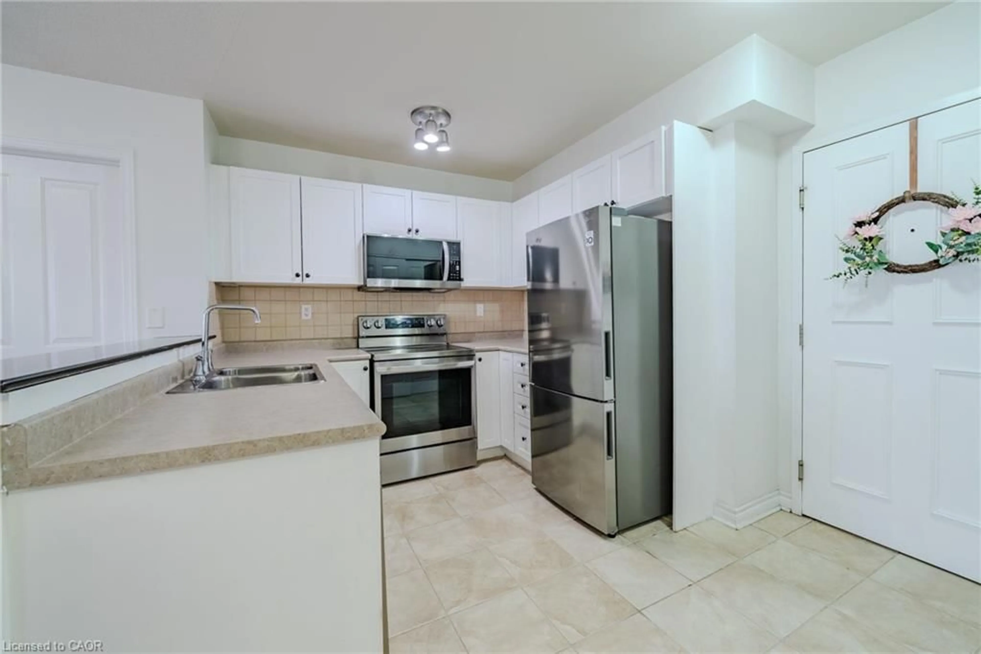 Standard kitchen, ceramic/tile floor for 8 Harris St #422, Cambridge Ontario N1R 8R1