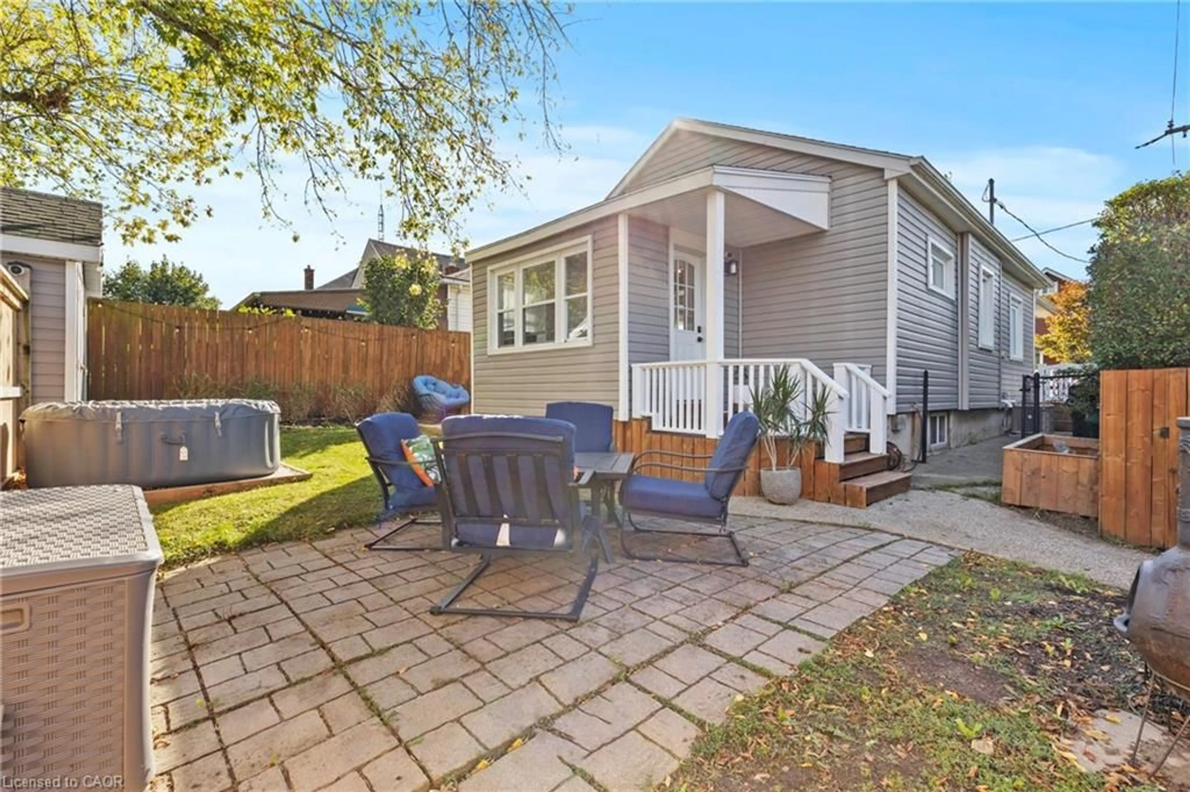 Patio, street for 28 Chelsea St, St. Catharines Ontario L2P 3B8