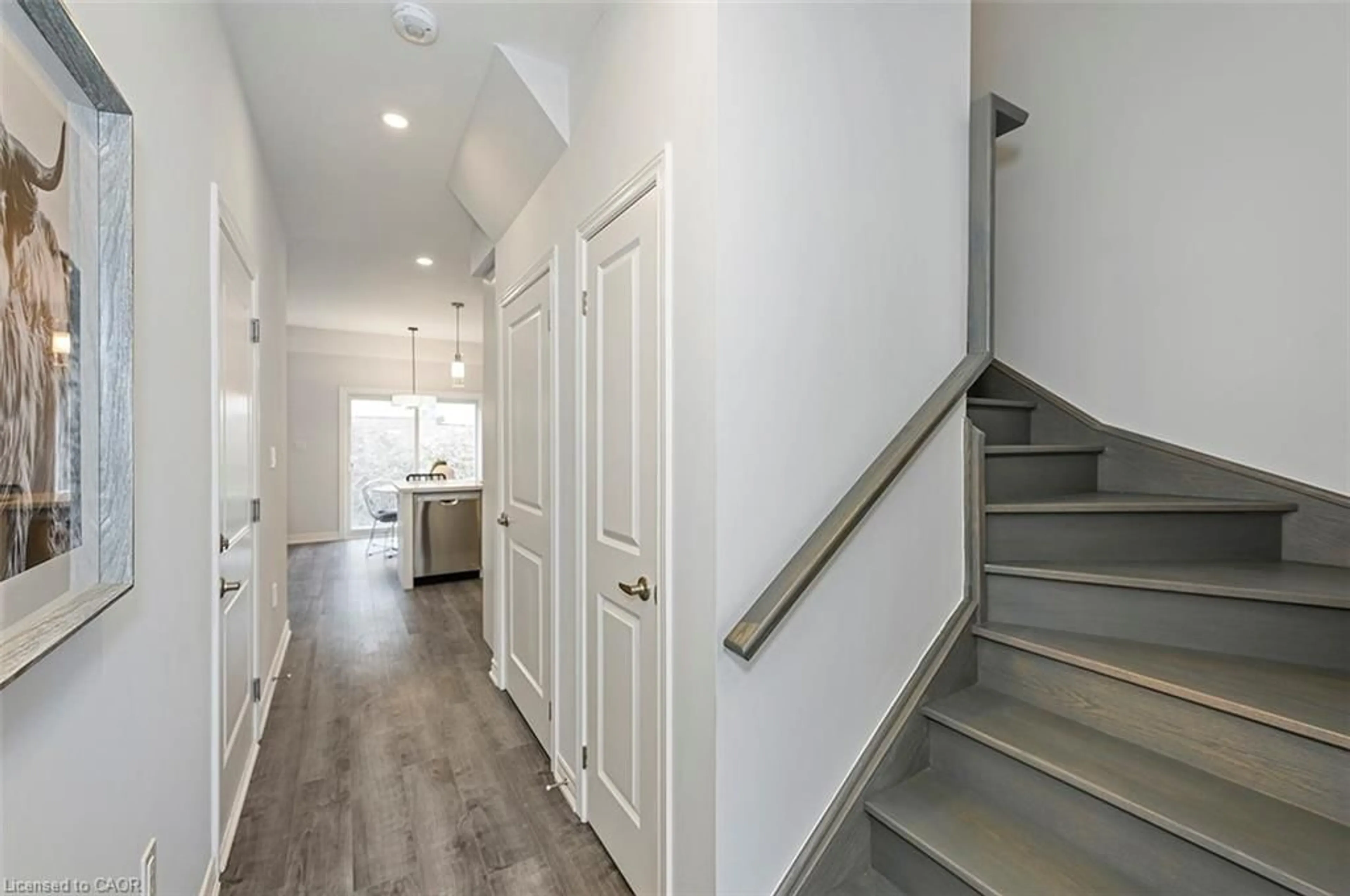 Indoor entryway for 205 Thames Way #22, Hamilton Ontario L0R 1W0