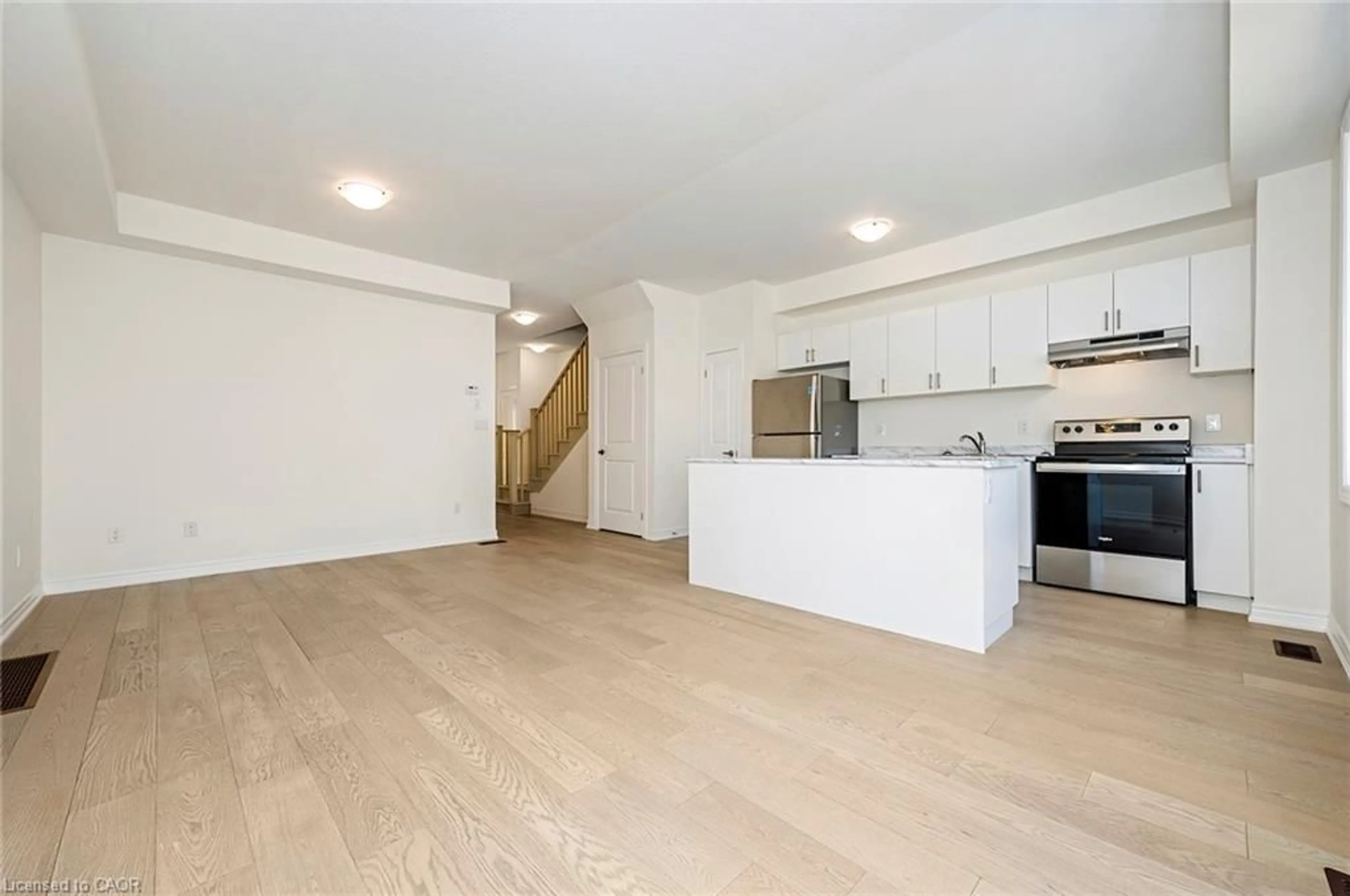Open concept kitchen, unknown for 14 Jellicoe Crt, Hamilton Ontario L9A 4T1