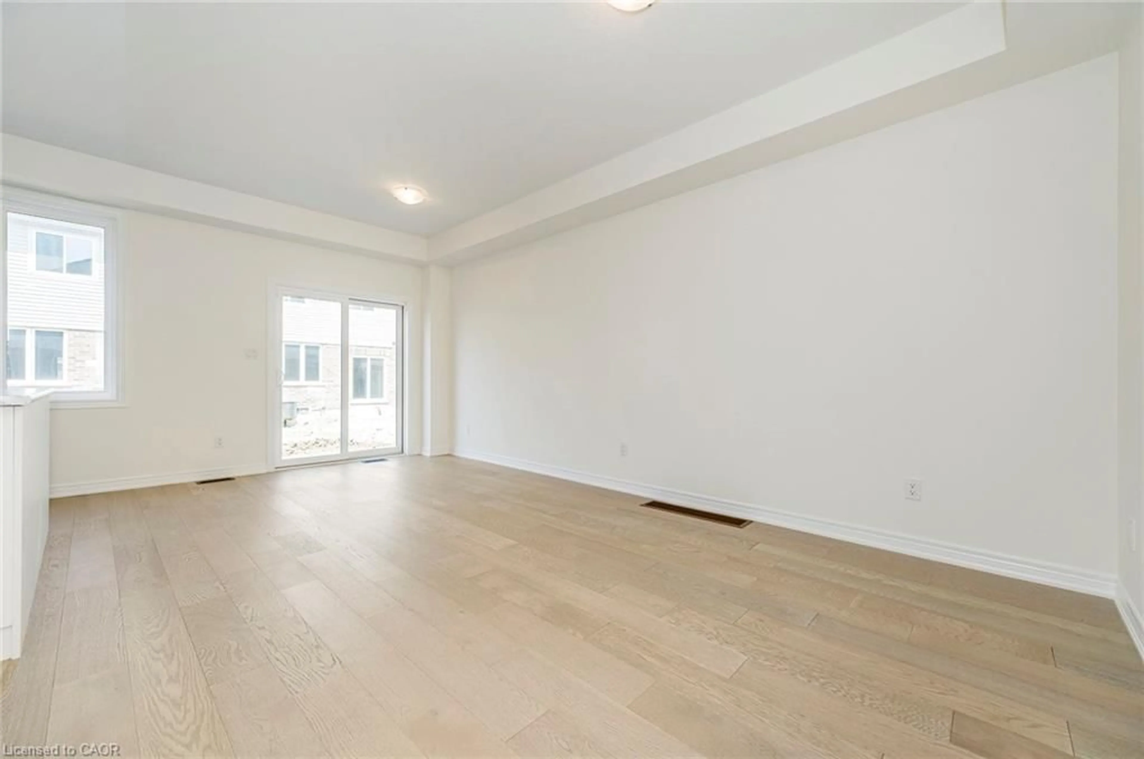 A pic of a room for 14 Jellicoe Crt, Hamilton Ontario L9A 4T1