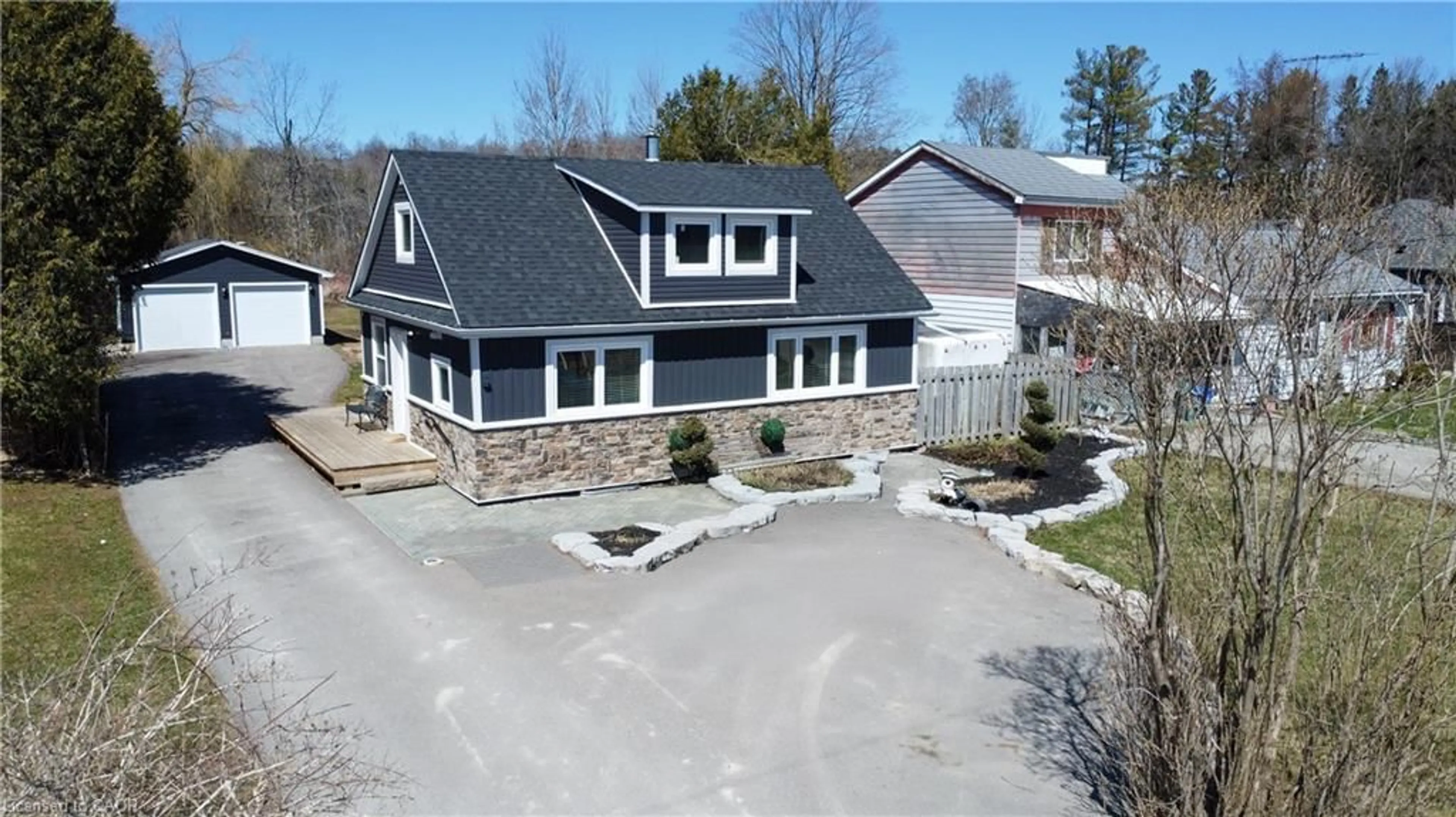 A pic from outside/outdoor area/front of a property/back of a property/a pic from drone, street for 9488 Wellington Road 124, Erin Ontario N0B 1T0