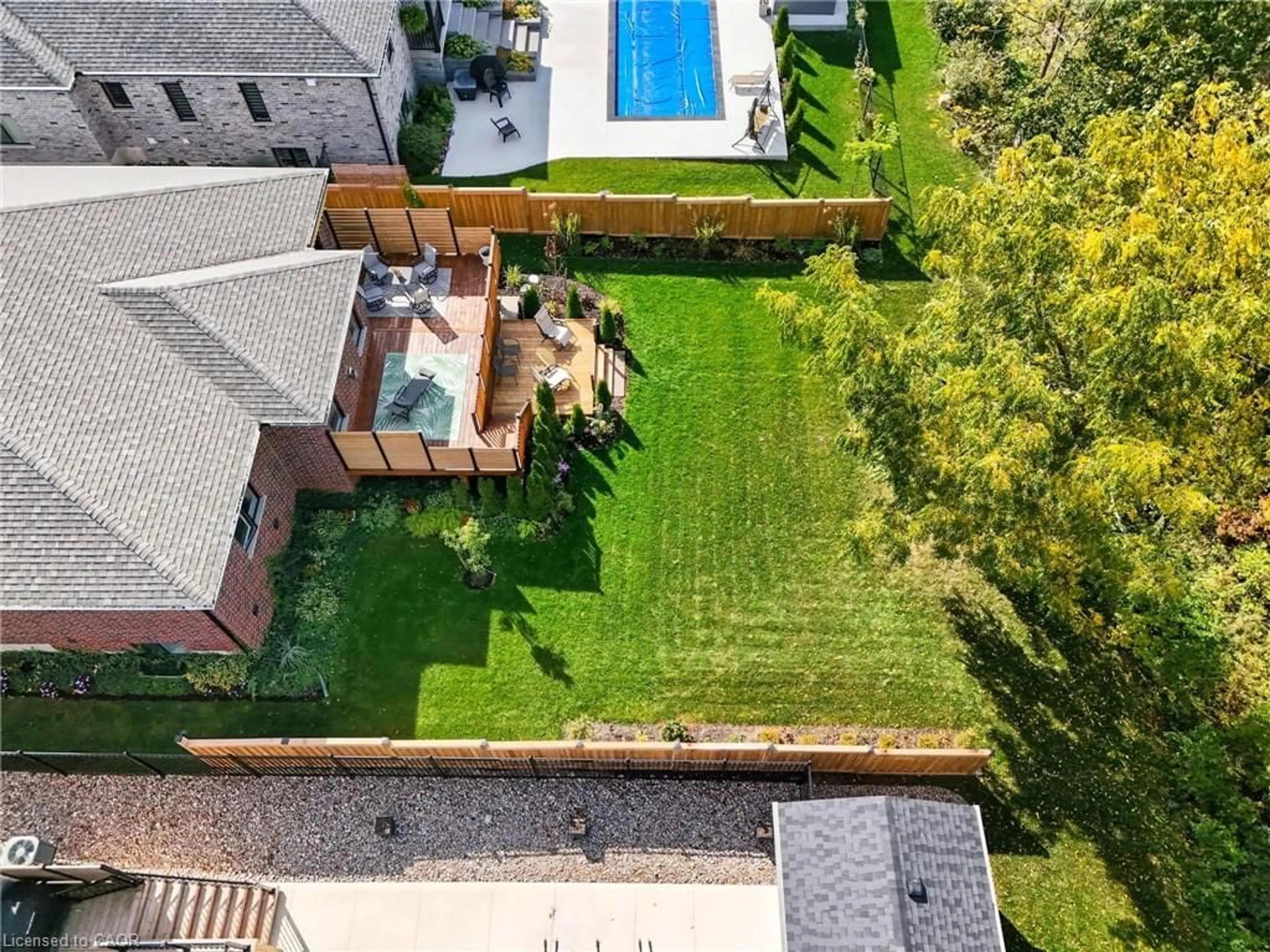 A pic from outside/outdoor area/front of a property/back of a property/a pic from drone, unknown for 19 Gilmer Cres, Listowel Ontario N4W 0H2