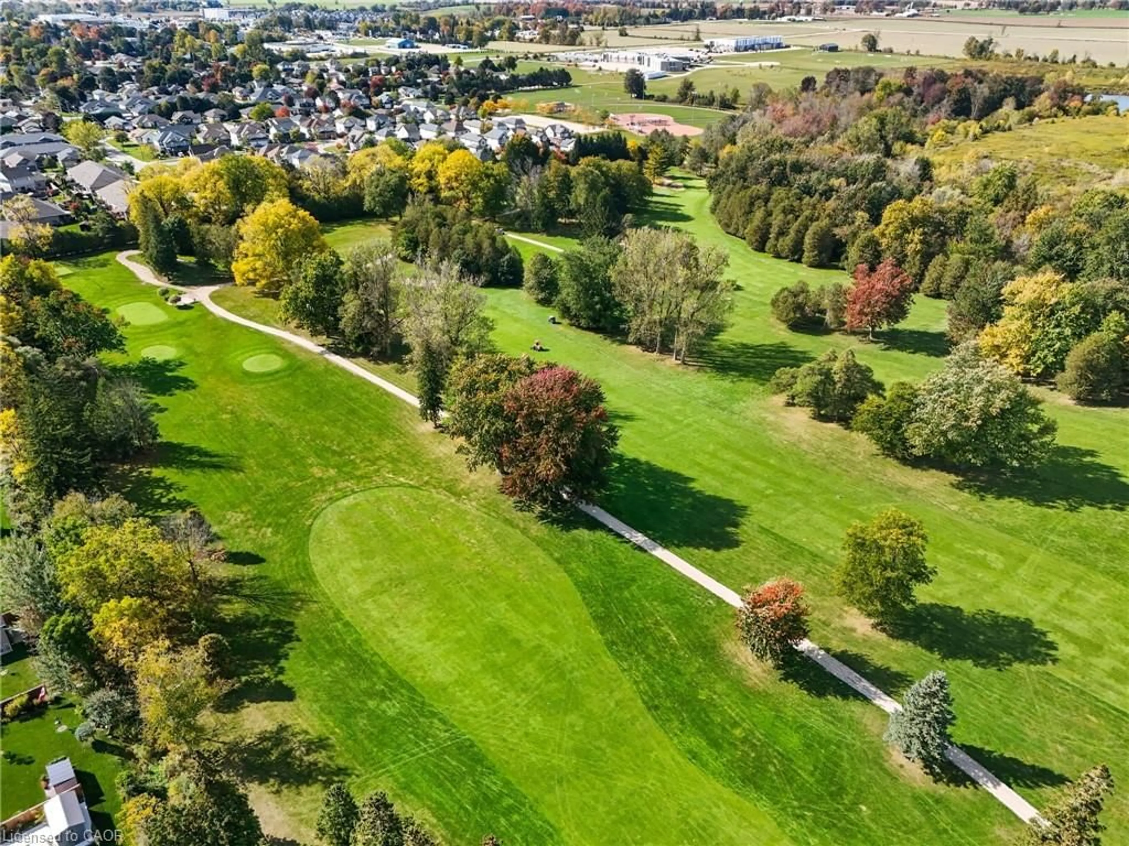 A pic from outside/outdoor area/front of a property/back of a property/a pic from drone, unknown for 19 Gilmer Cres, Listowel Ontario N4W 0H2
