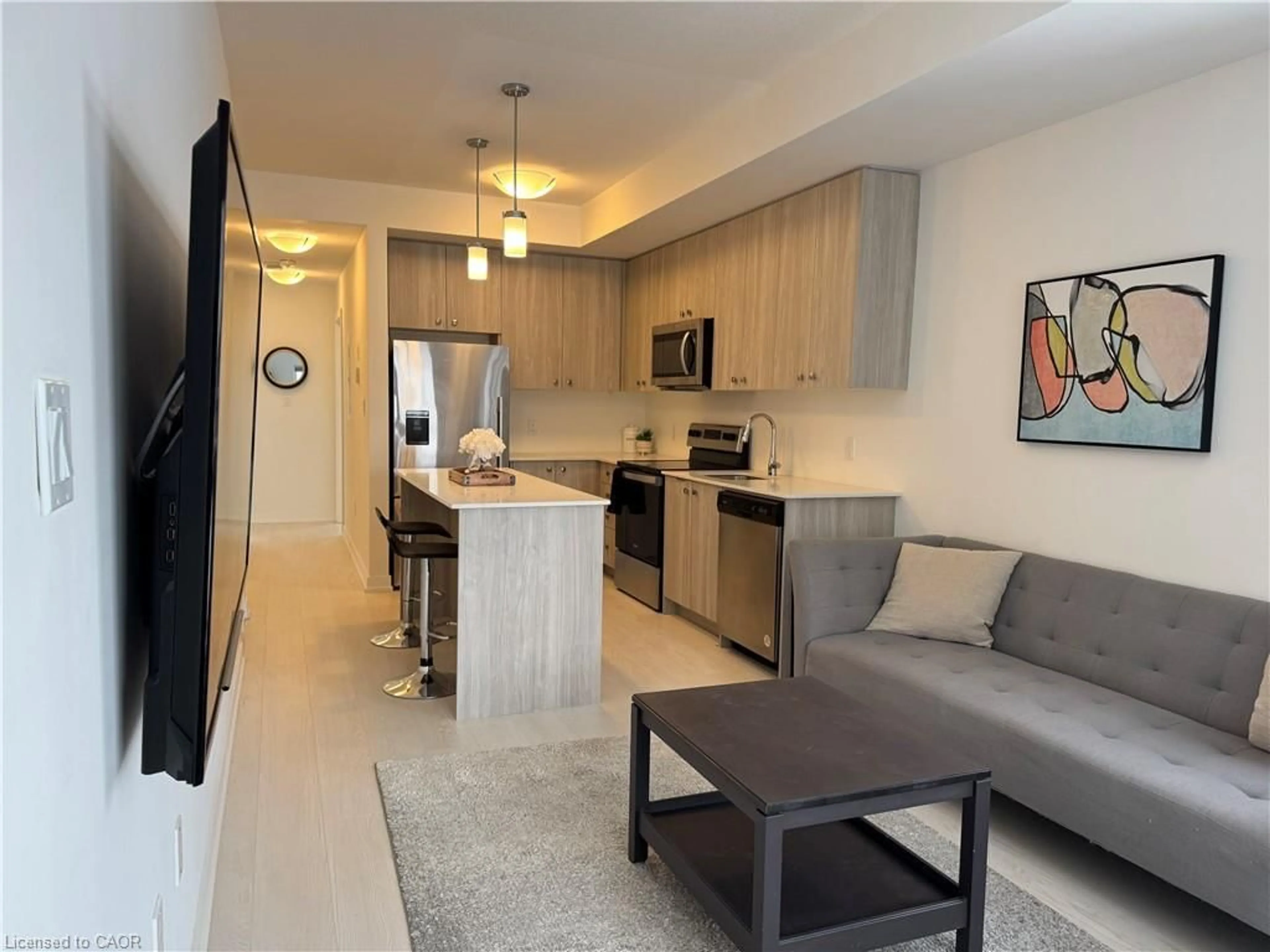 Open concept kitchen, ceramic/tile floor for 10 Palace St #B10, Kitchener Ontario N2E 0J3