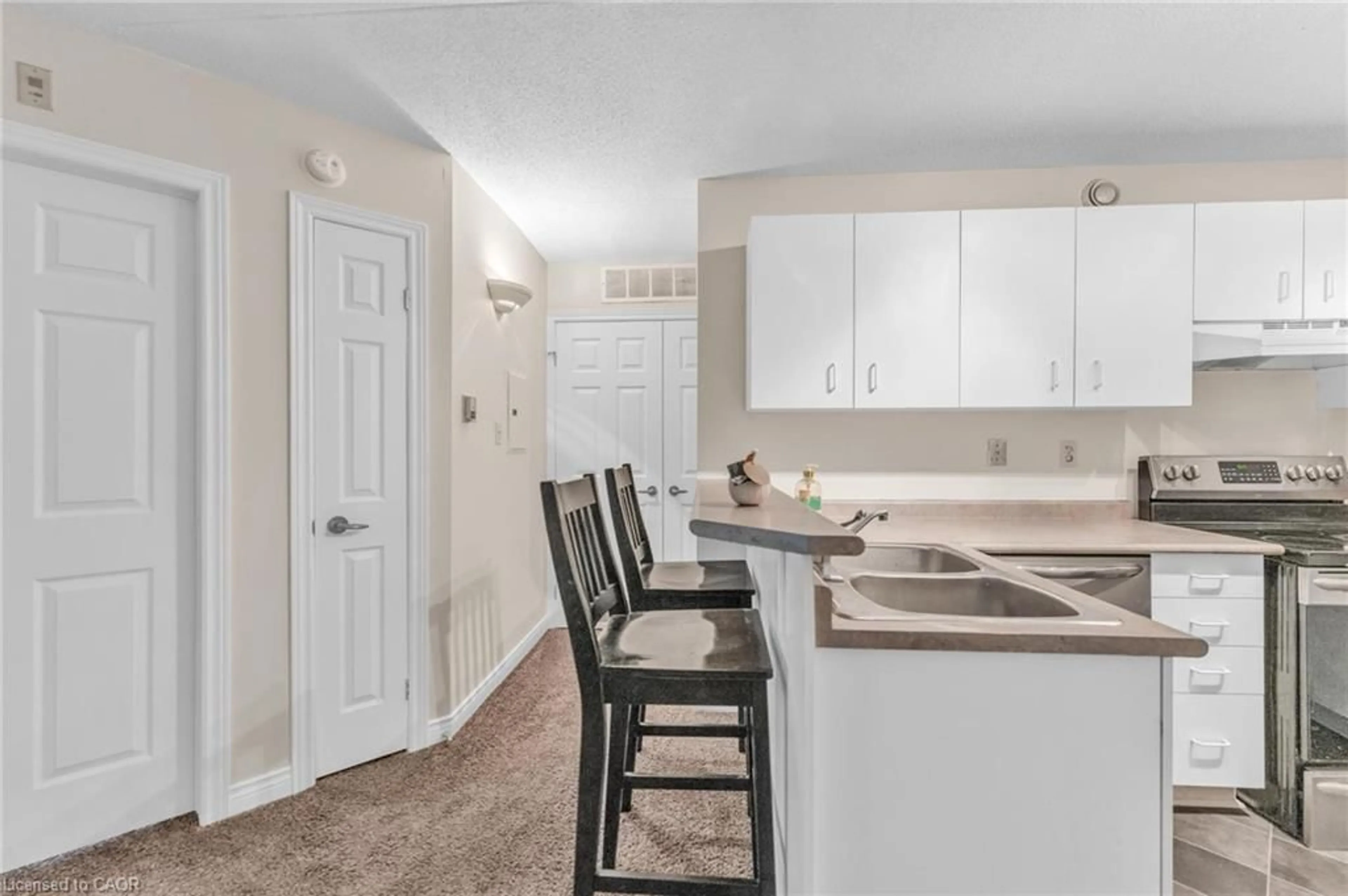 Unknown for 2010 Cleaver Ave #207, Burlington Ontario L7M 4C1