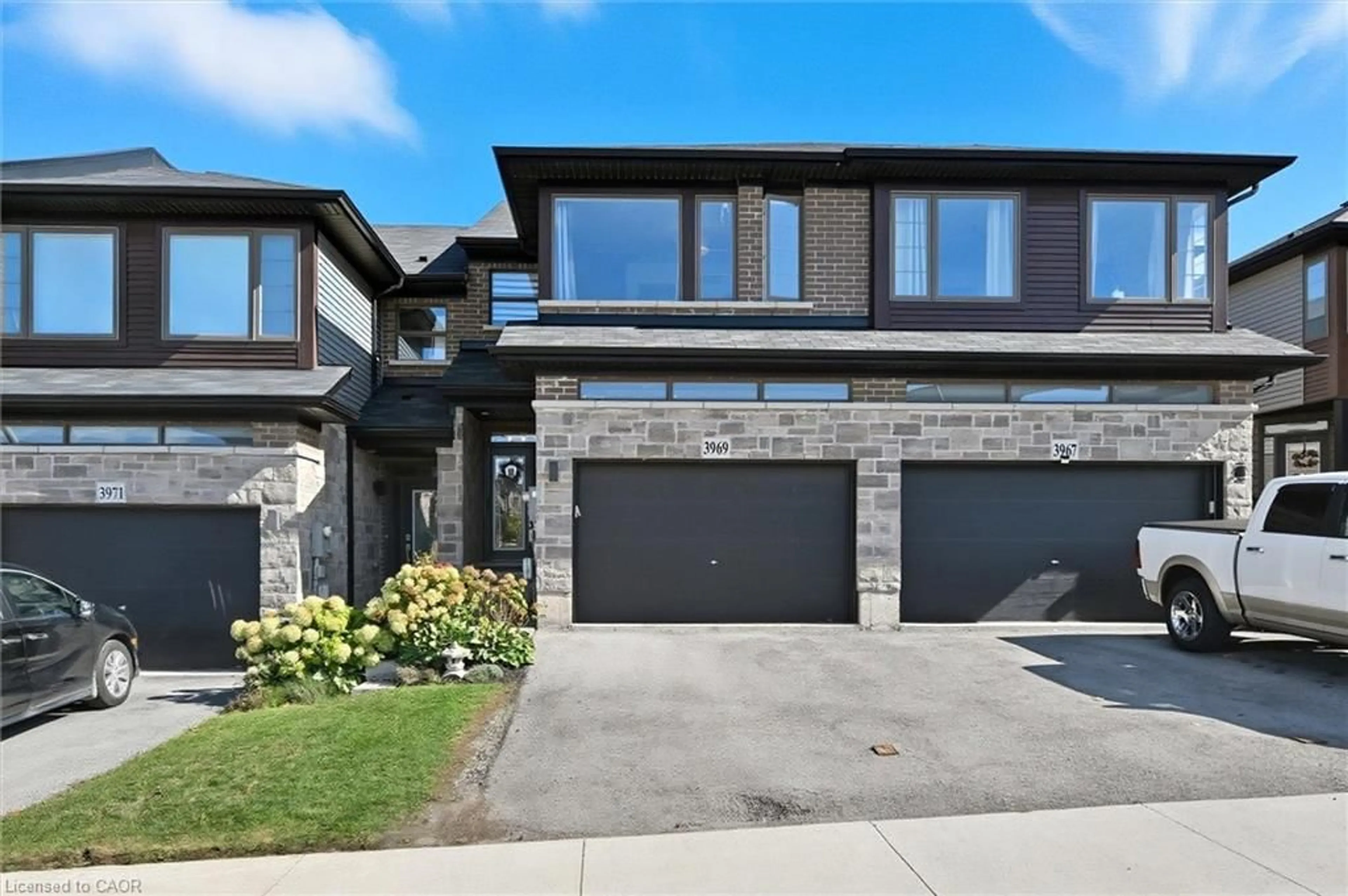 Home with brick exterior material, street for 3969 Crown Street, Lincoln Ontario L3J 0S7