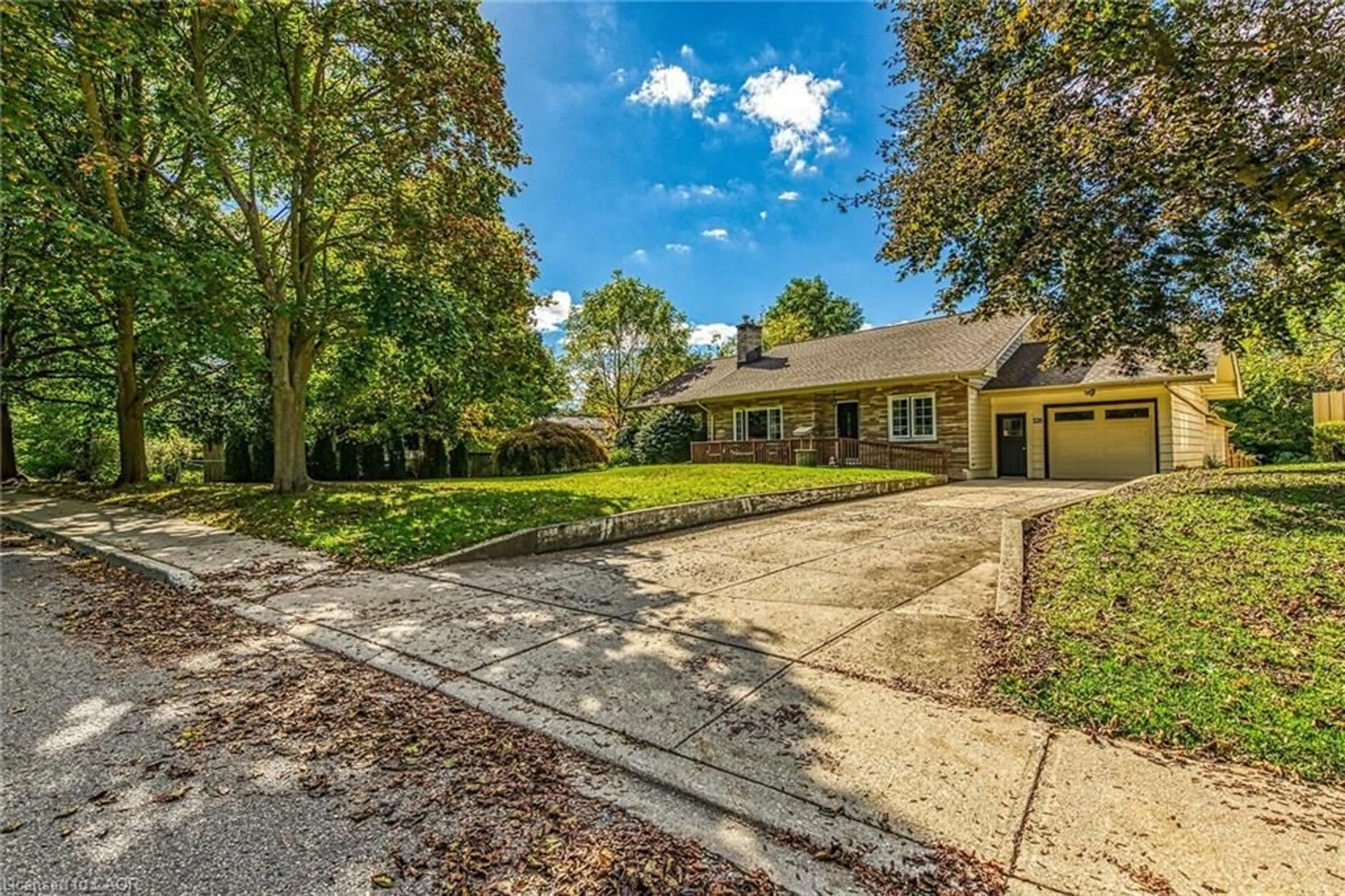 A pic from outside/outdoor area/front of a property/back of a property/a pic from drone, street for 126 Wilson Dr, Simcoe Ontario N3Y 2E7