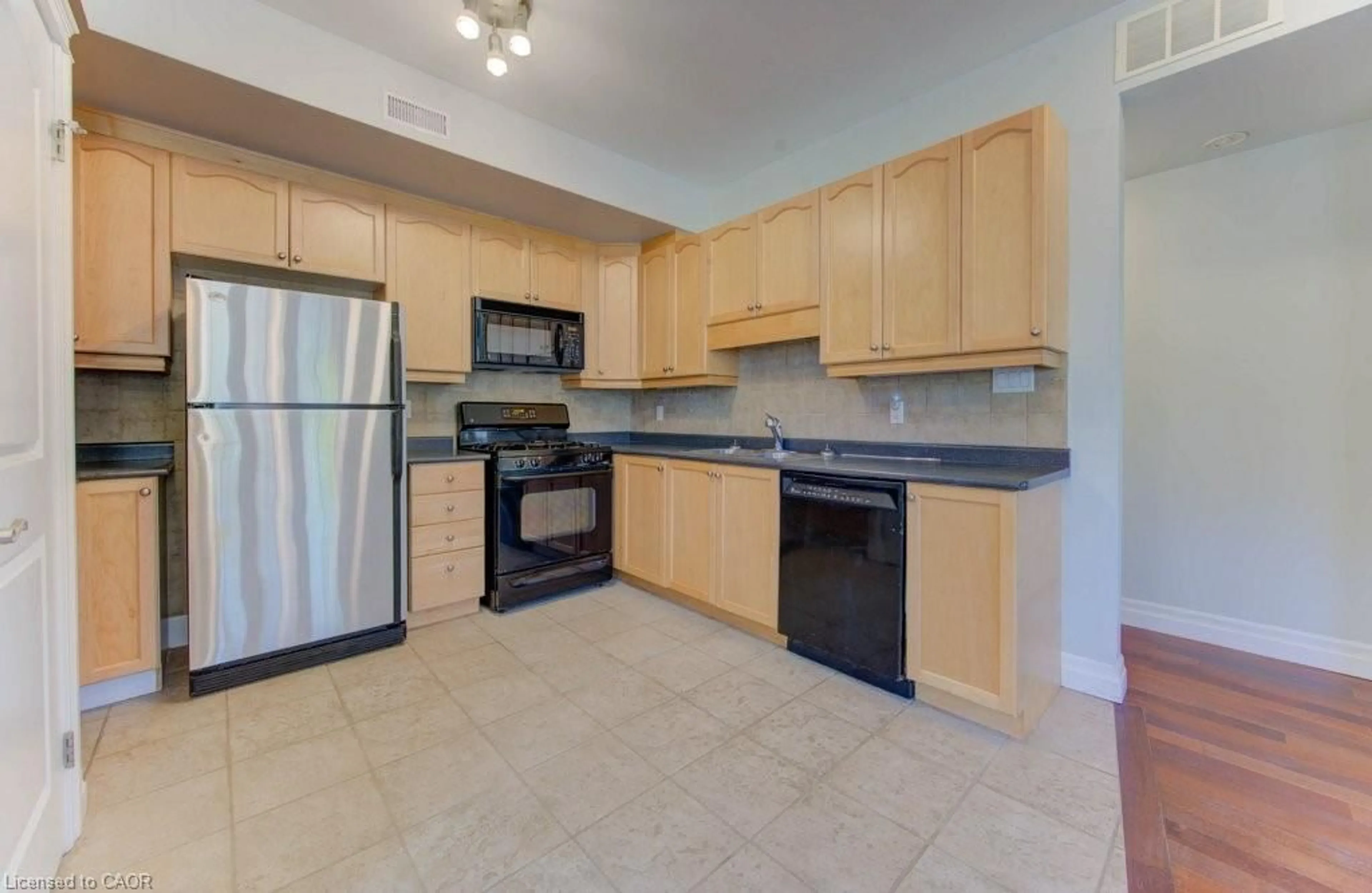 Standard kitchen, unknown for 555 King St #101, Kitchener Ontario N2G 2L9
