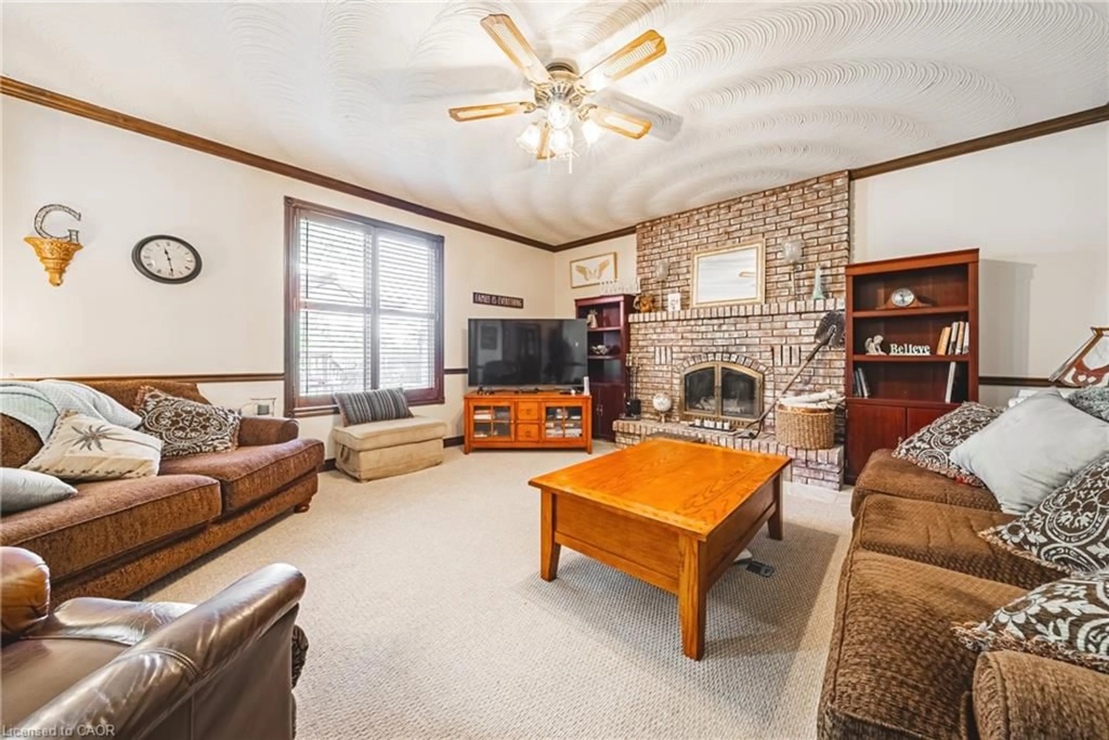 Living room with furniture, unknown for 47 Trenholme Cres, Hamilton Ontario L8W 2L4