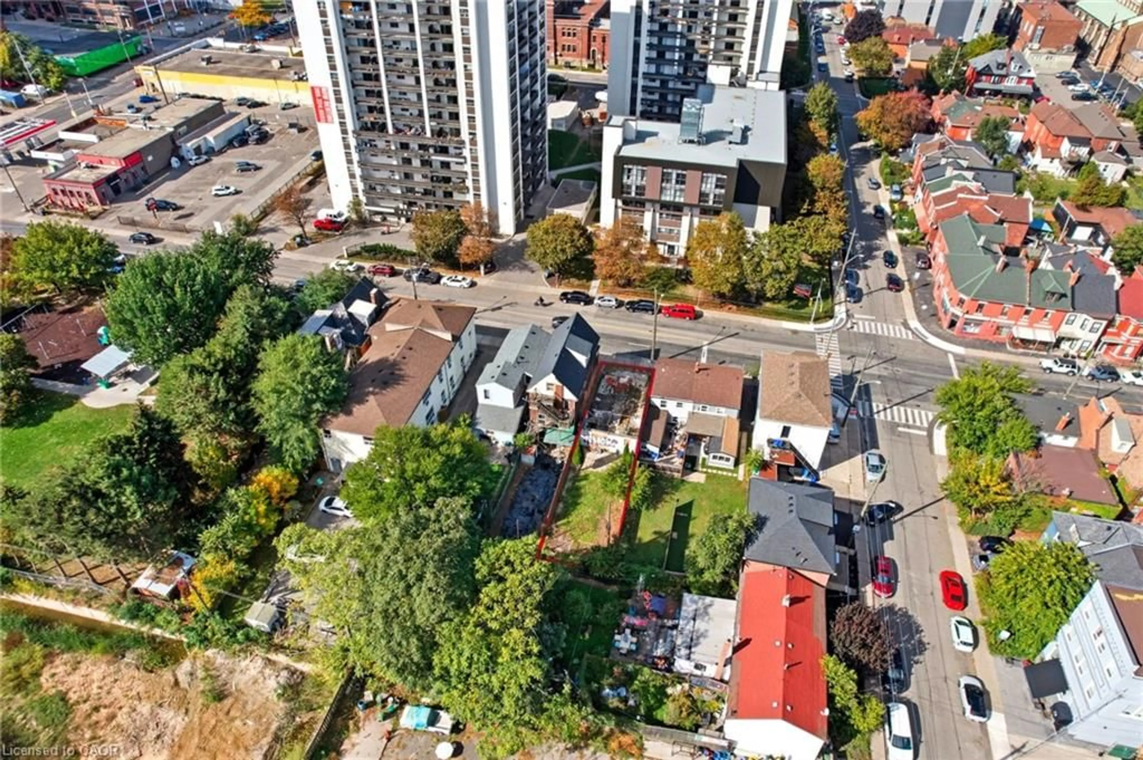 A pic from outside/outdoor area/front of a property/back of a property/a pic from drone, city buildings view from balcony for 186 John St, Hamilton Ontario L8L 4P2