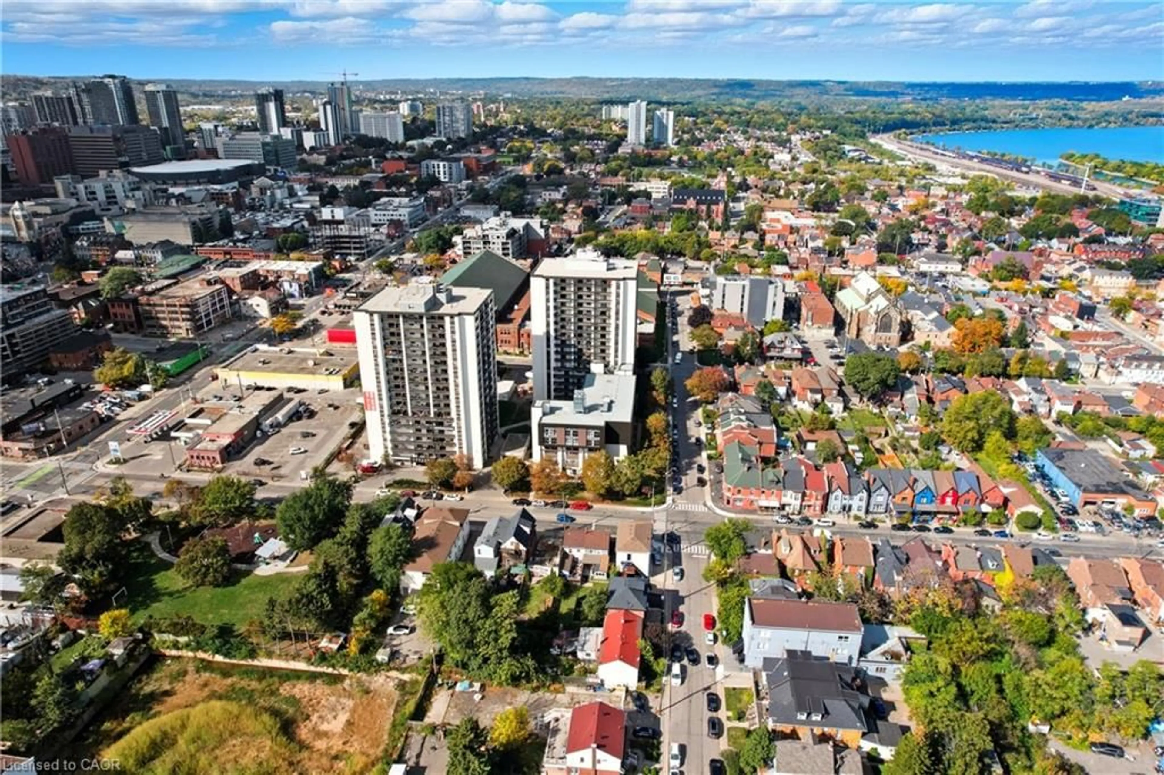 A pic from outside/outdoor area/front of a property/back of a property/a pic from drone, city buildings view from balcony for 186 John St, Hamilton Ontario L8L 4P2