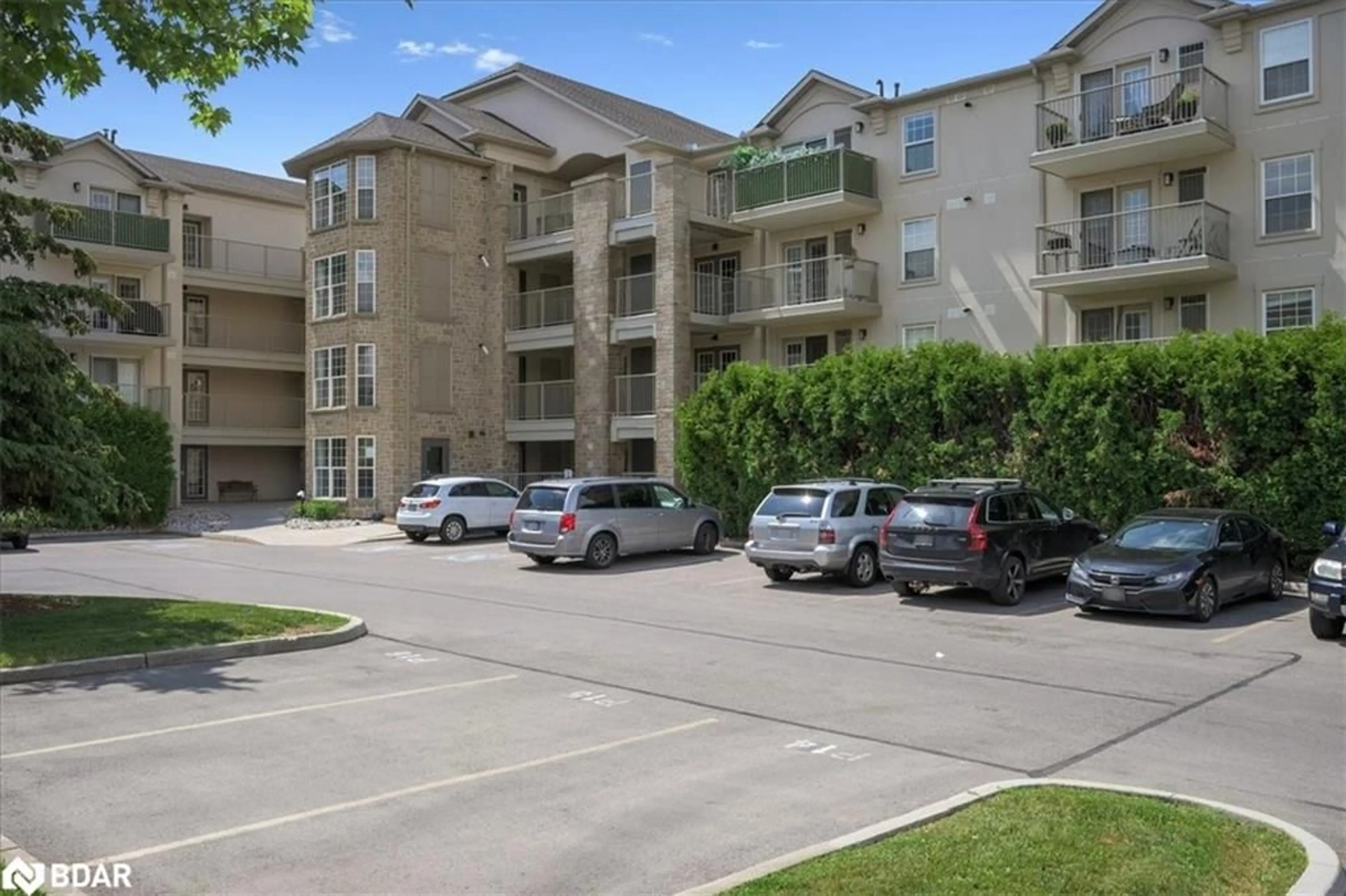 A pic from outside/outdoor area/front of a property/back of a property/a pic from drone, unknown for 1450 Bishops Gate #105, Oakville Ontario L6M 4N1