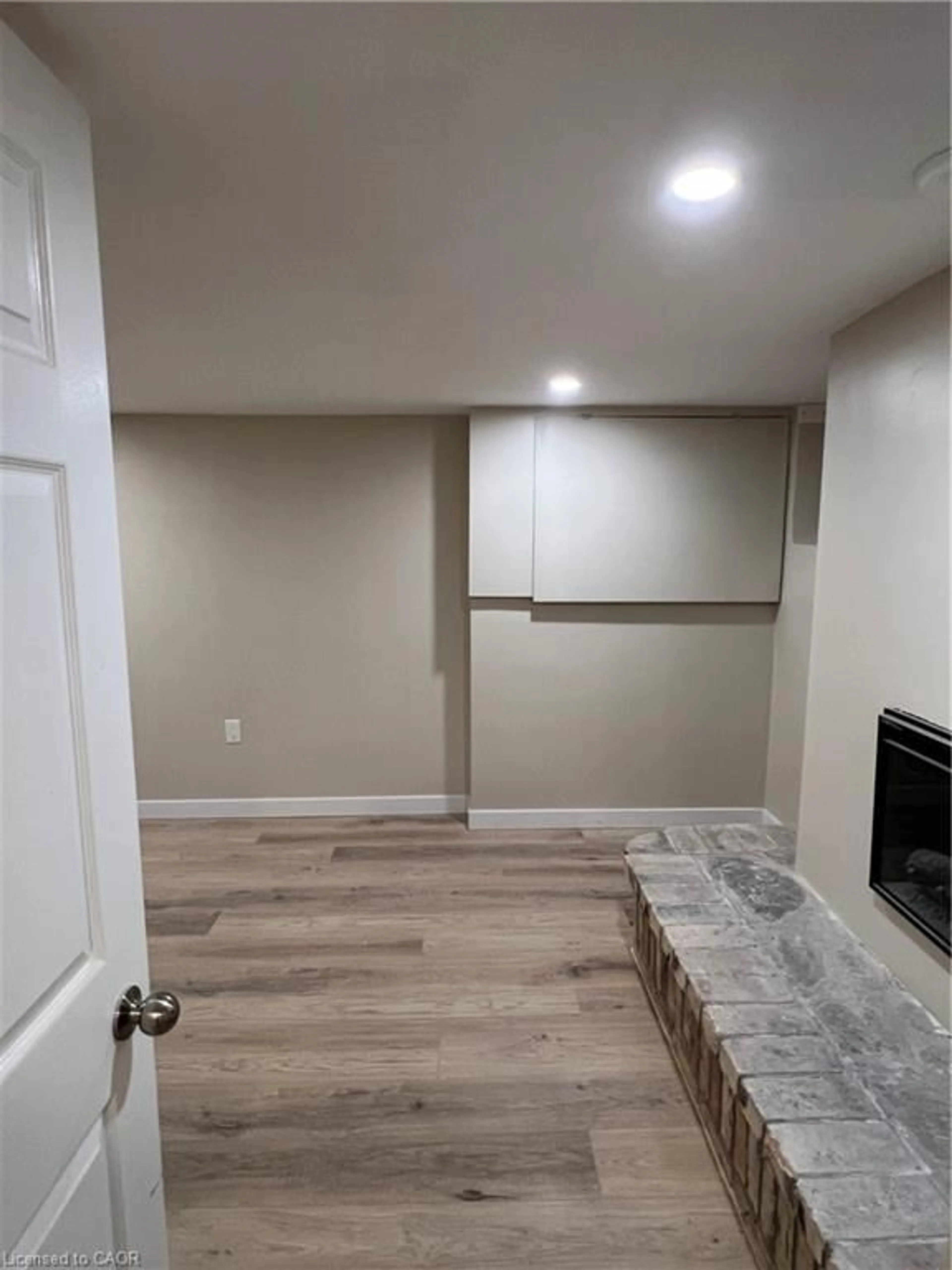 A pic of a room for 154 Church St, Kitchener Ontario N2G 2S6