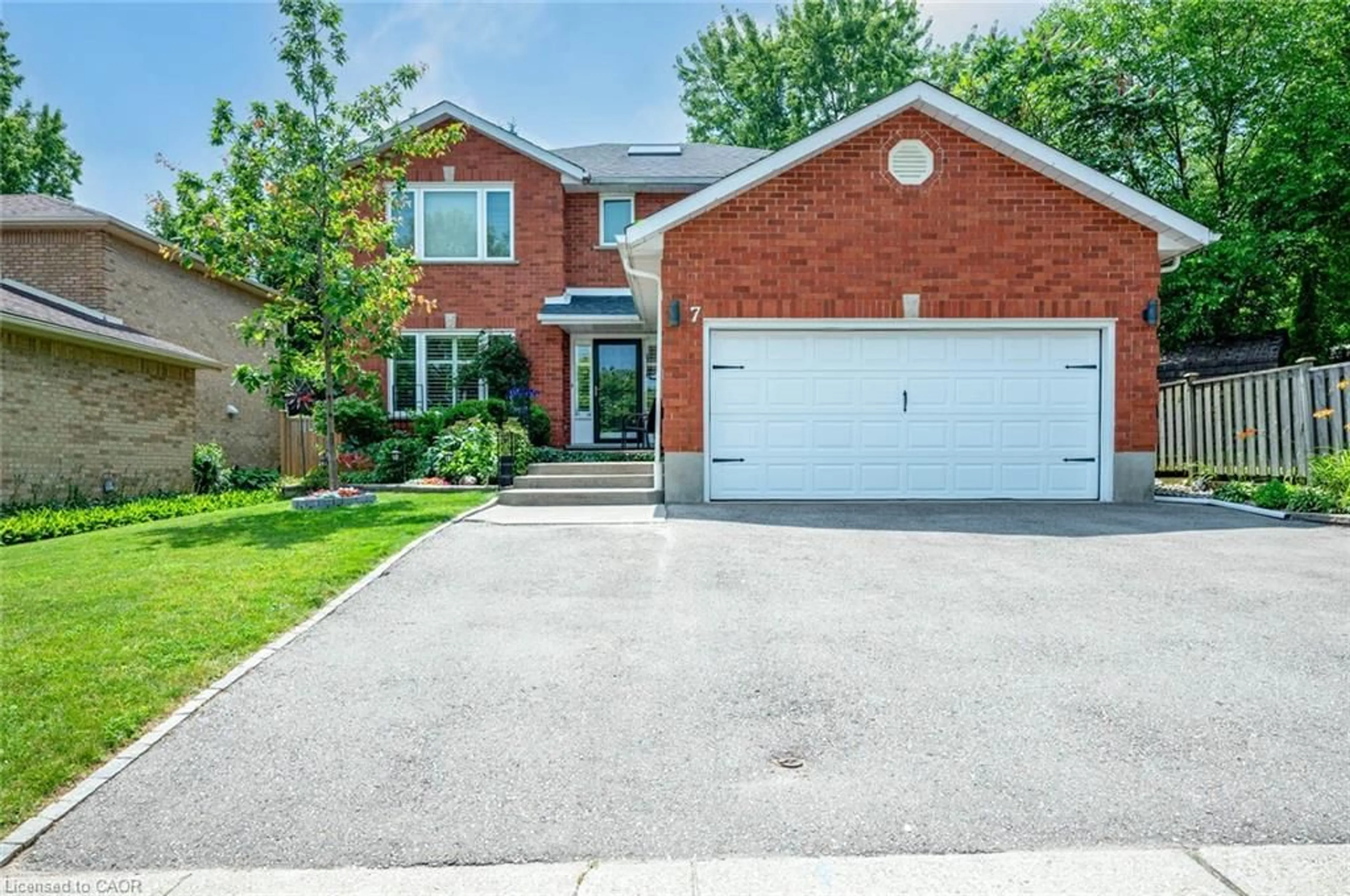 Home with brick exterior material, street for 7 Chandos Dr, Kitchener Ontario N2A 3C2