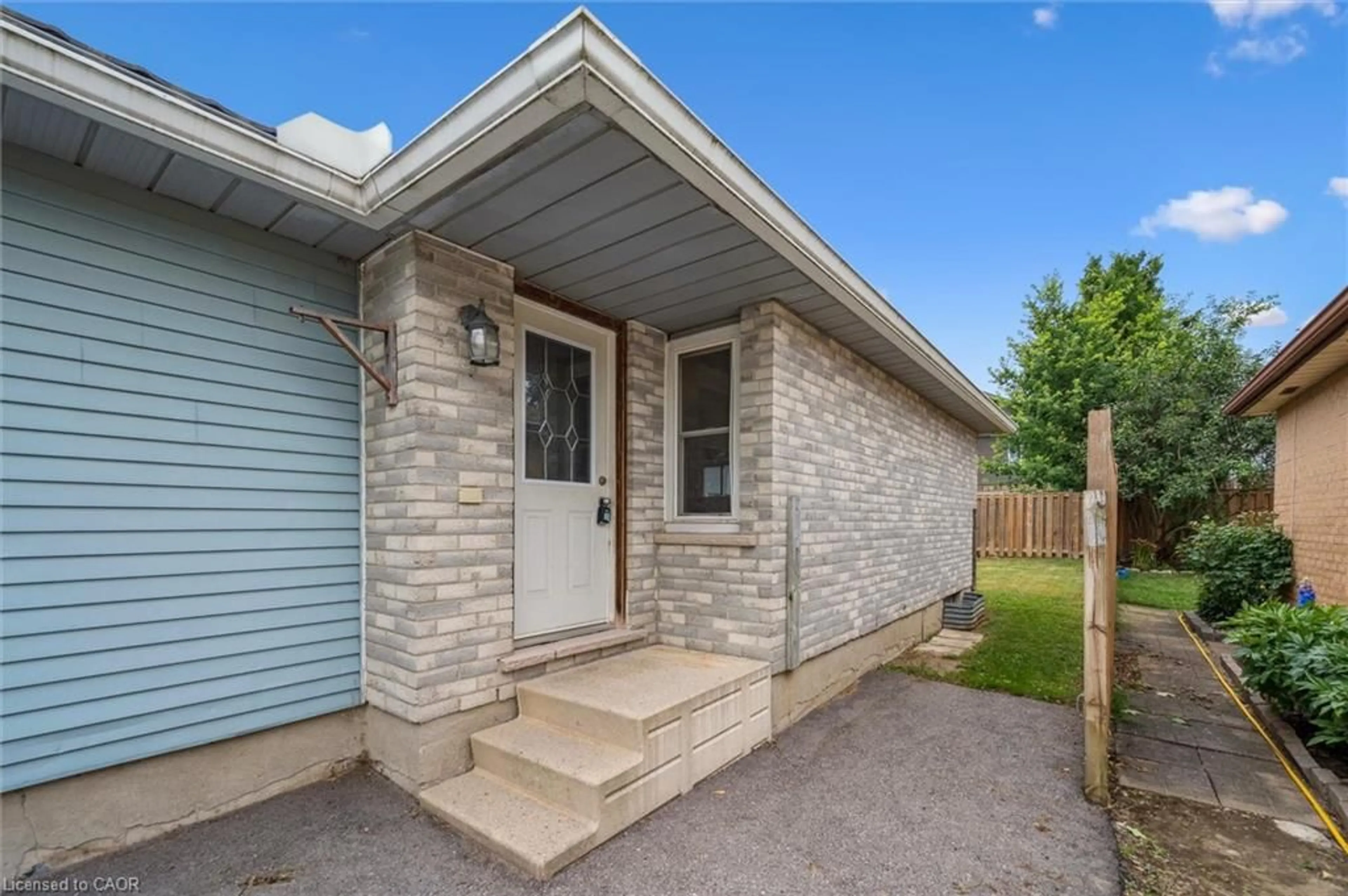 Home with brick exterior material, street for 289 Strathallan St, Fergus Ontario N1M 3L6