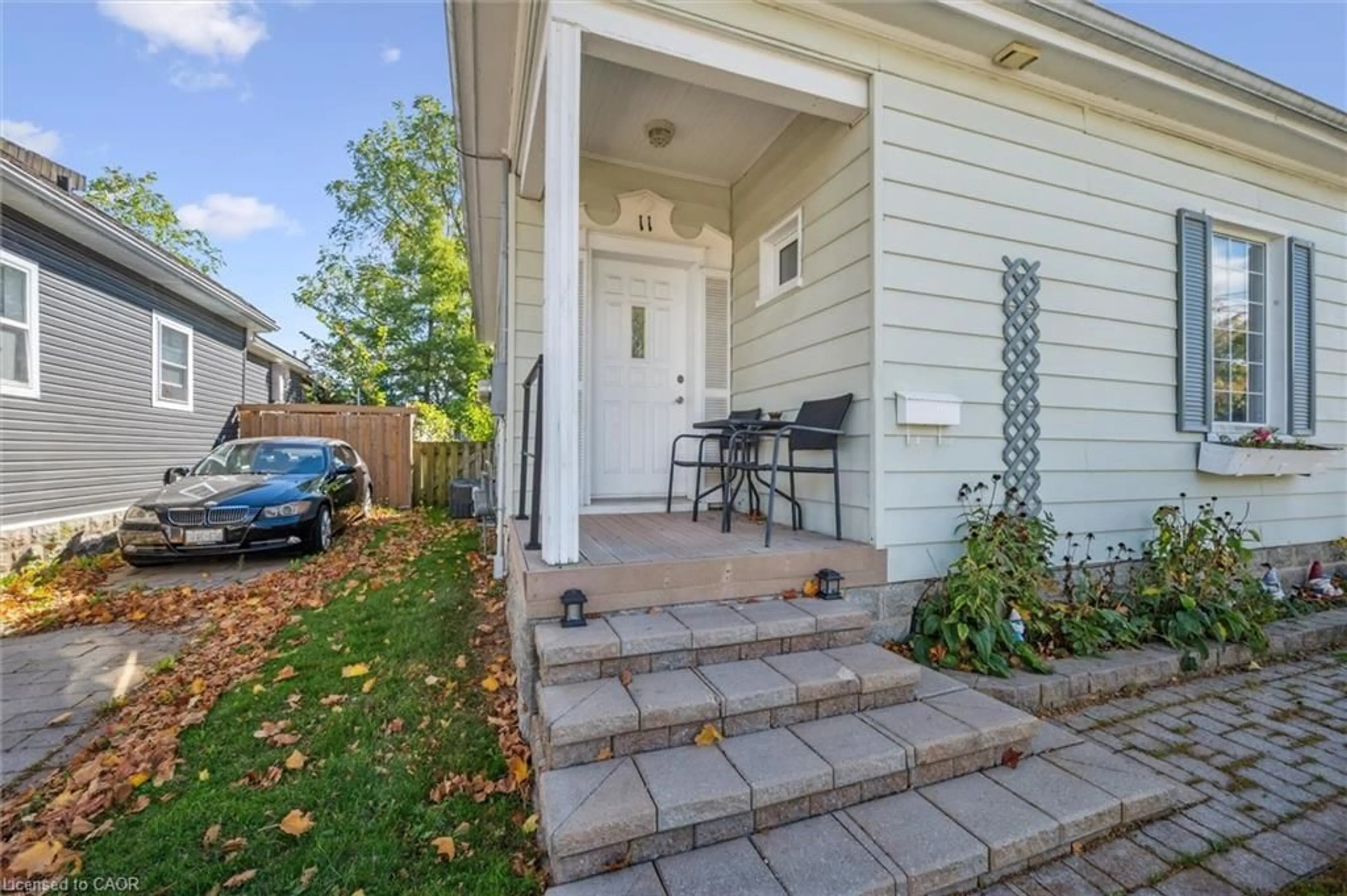 Patio, street for 11 Stanley St, Cambridge Ontario N1S 2A5