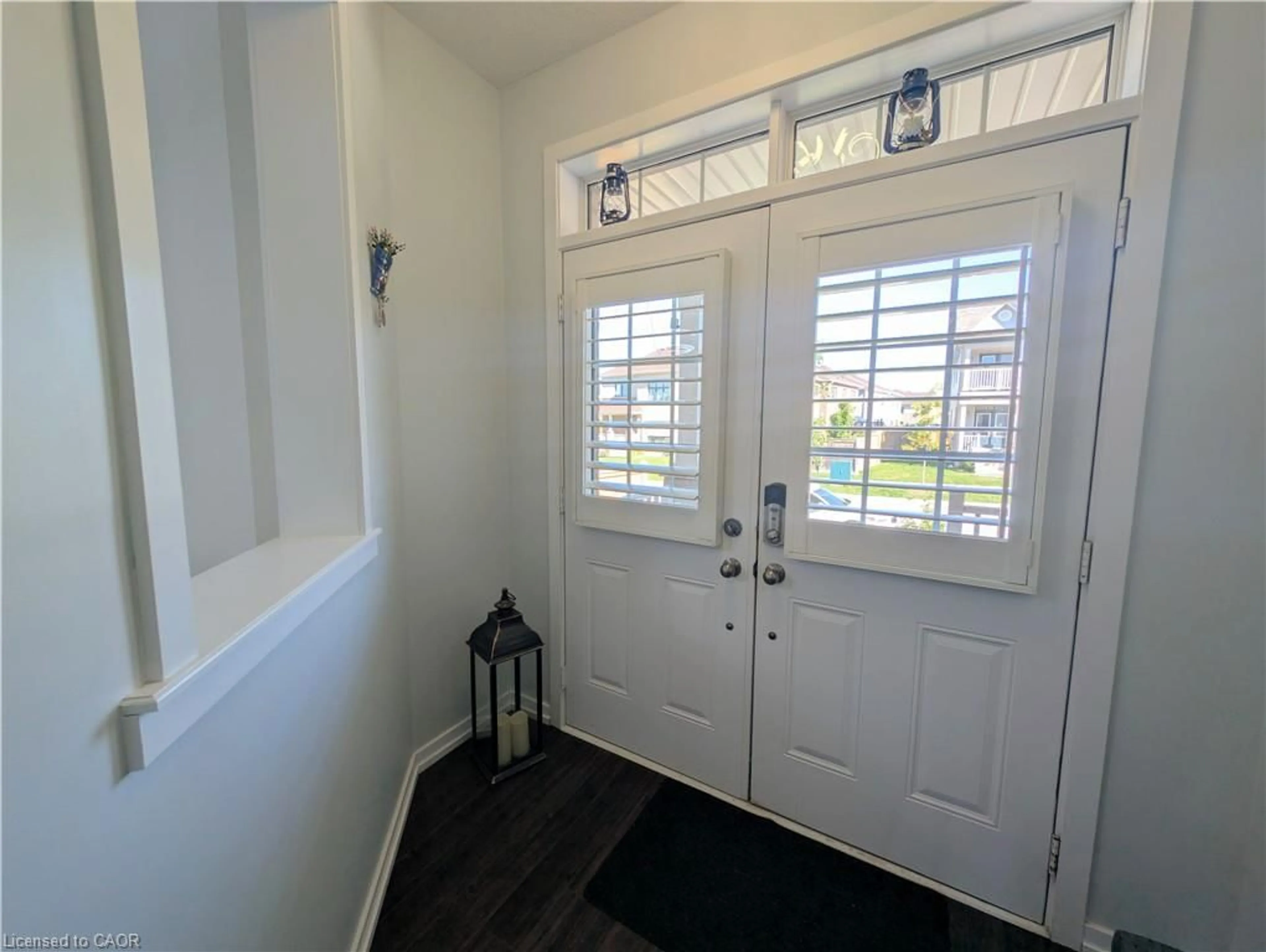 Indoor entryway for 37 Mull Ave, Caledonia Ontario N3W 0B9