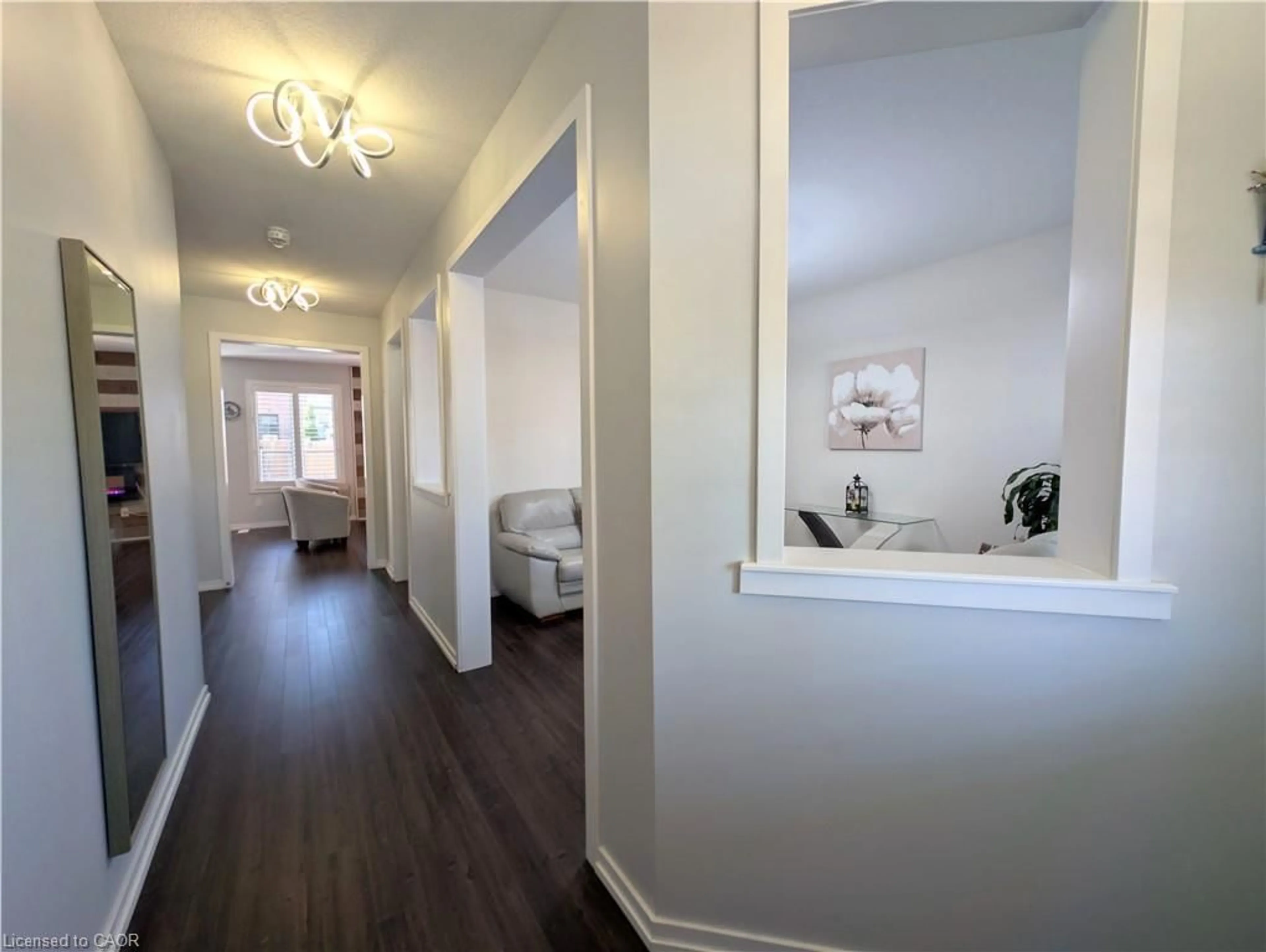 Indoor entryway for 37 Mull Ave, Caledonia Ontario N3W 0B9