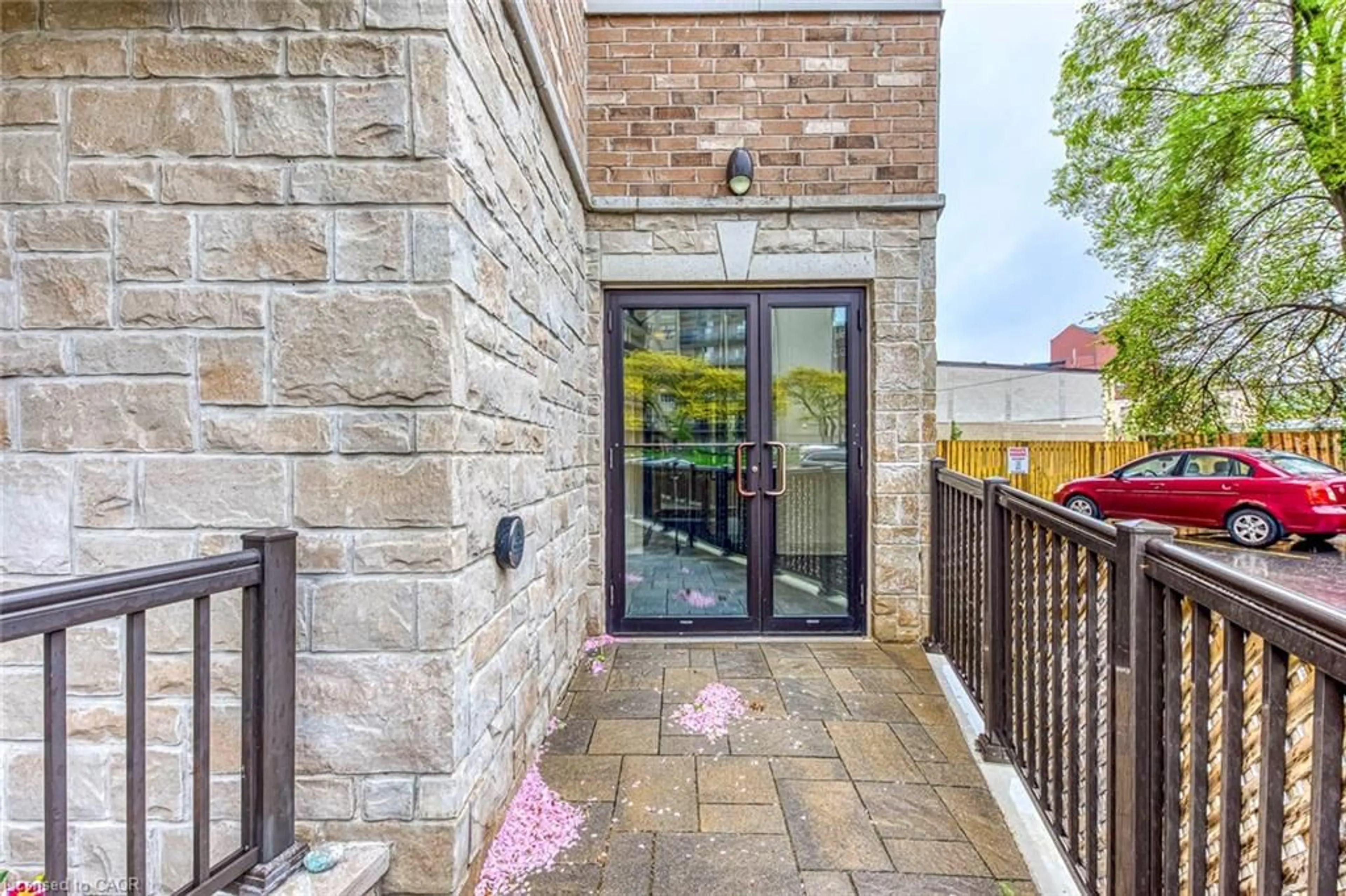 Patio, street for 70 Stewart St #401, Oakville Ontario L6K 1X5