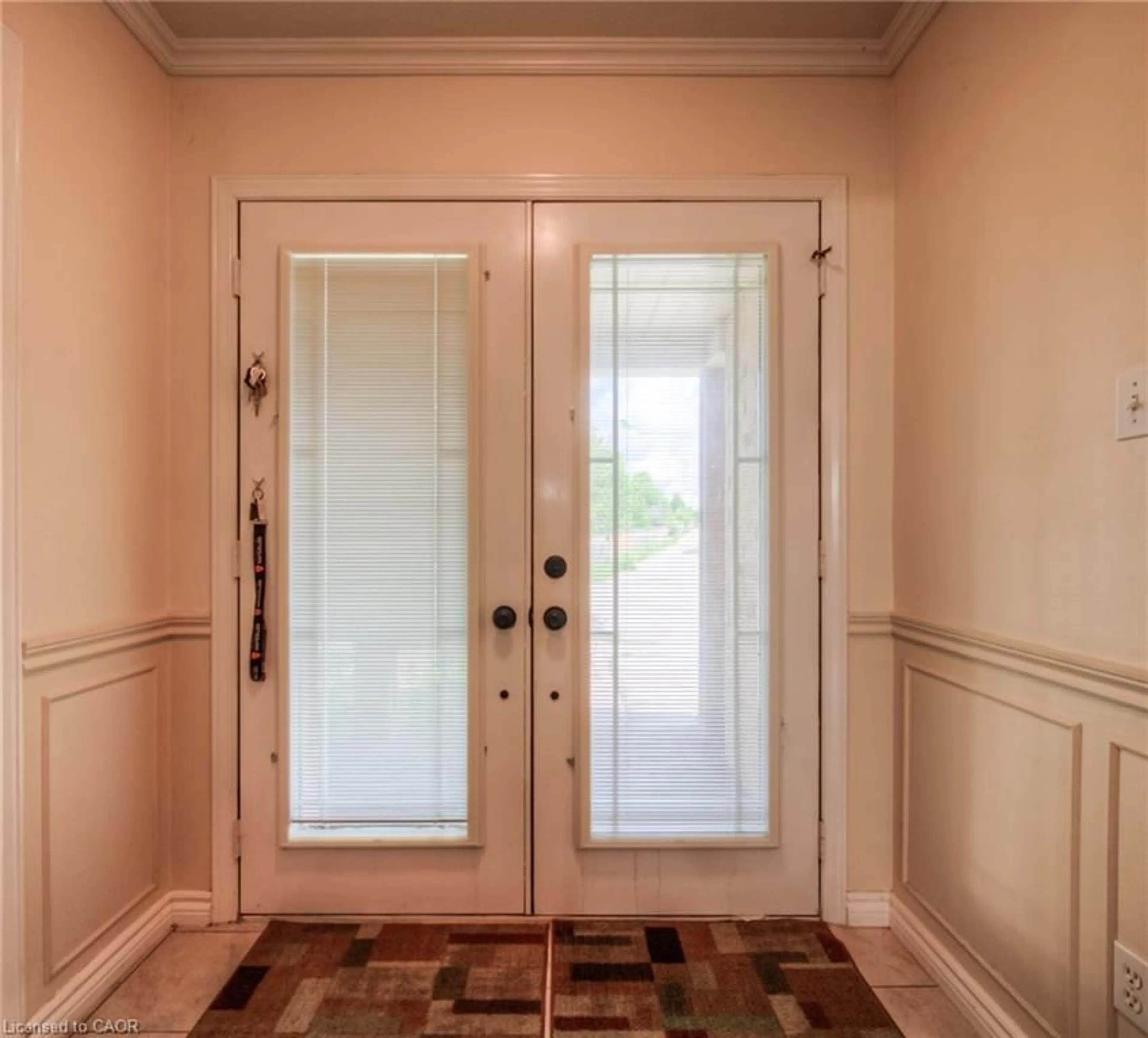 Indoor entryway for 664 Brandenburg Blvd, Waterloo Ontario N2T 2V4