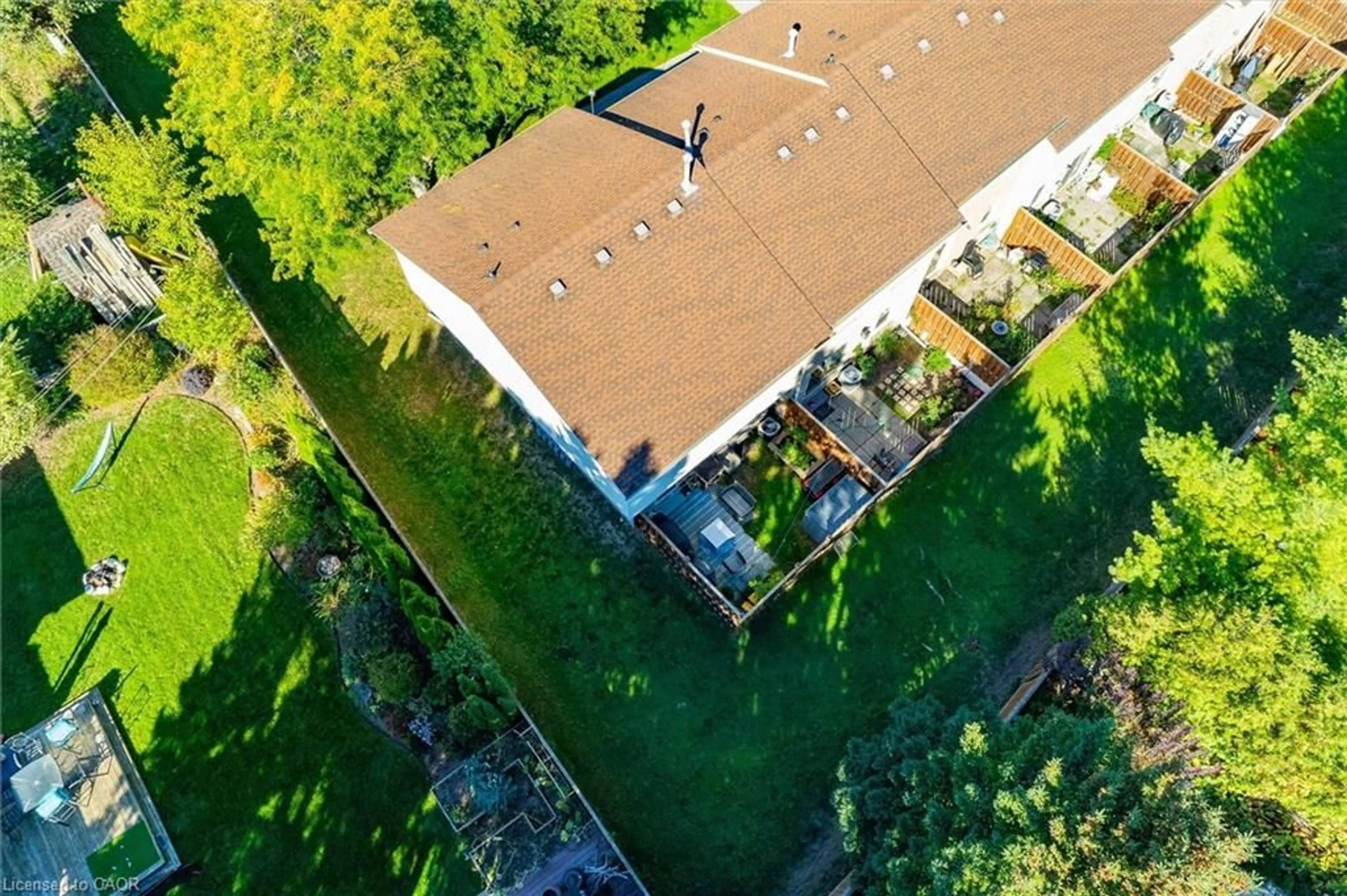 A pic from outside/outdoor area/front of a property/back of a property/a pic from drone, unknown for 56 Montcalm Dr #K, Kitchener Ontario N2B 2R1