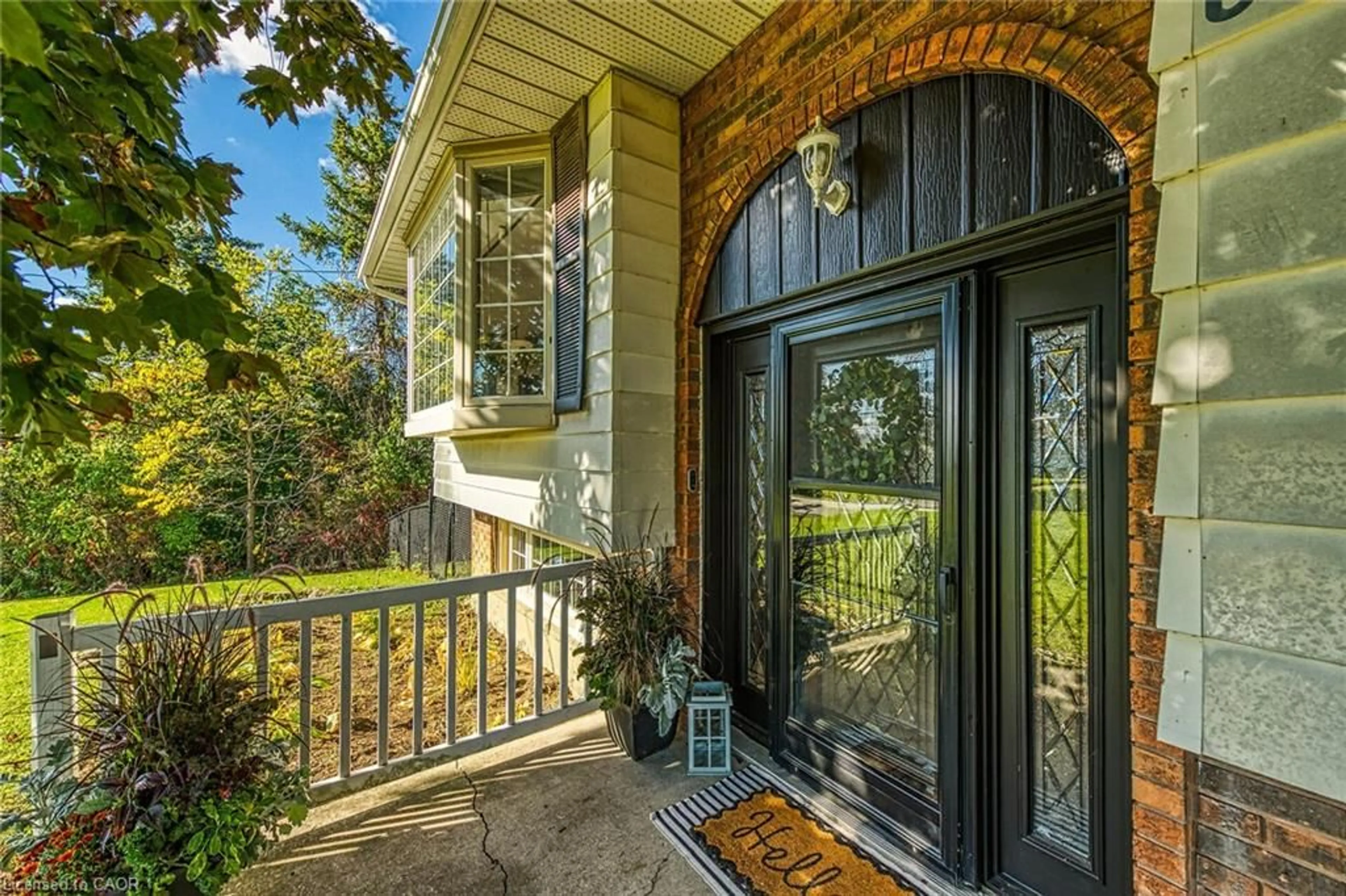 Indoor entryway for 8462 White Church Rd, Glanbrook Ontario L0R 1W0