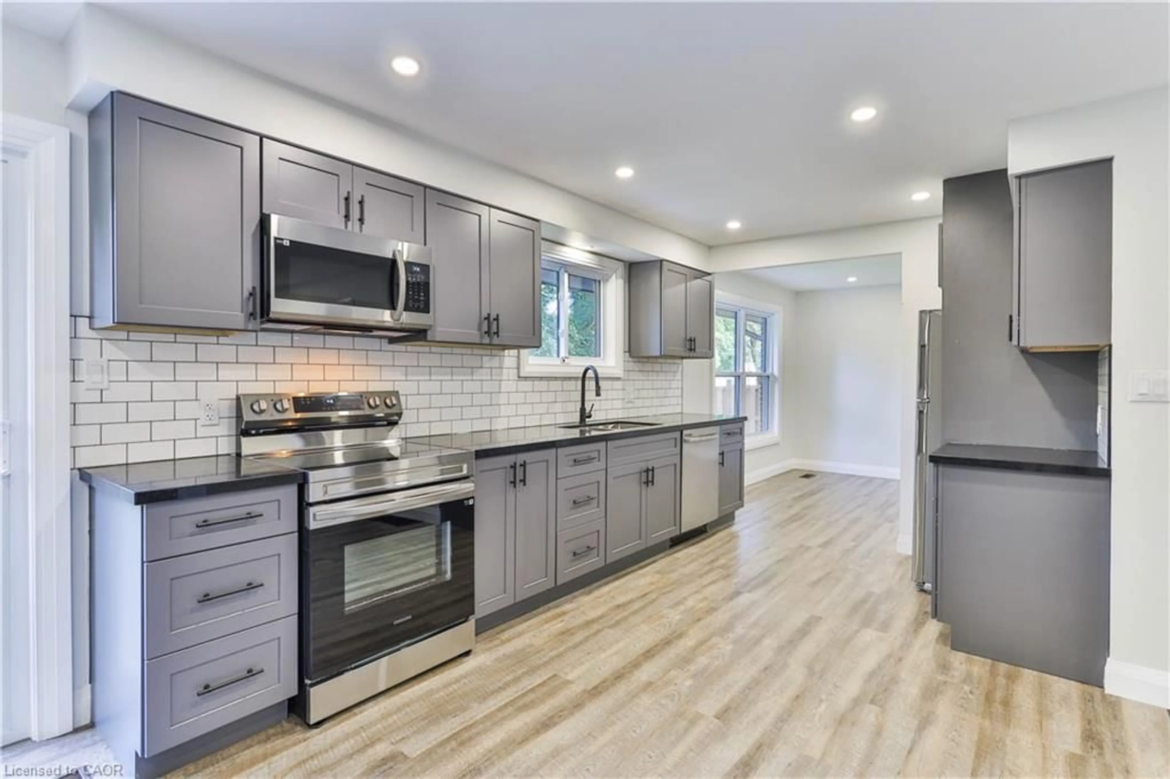Open concept kitchen, unknown for 22 Atwood Cres, Simcoe Ontario N3Y 5A4