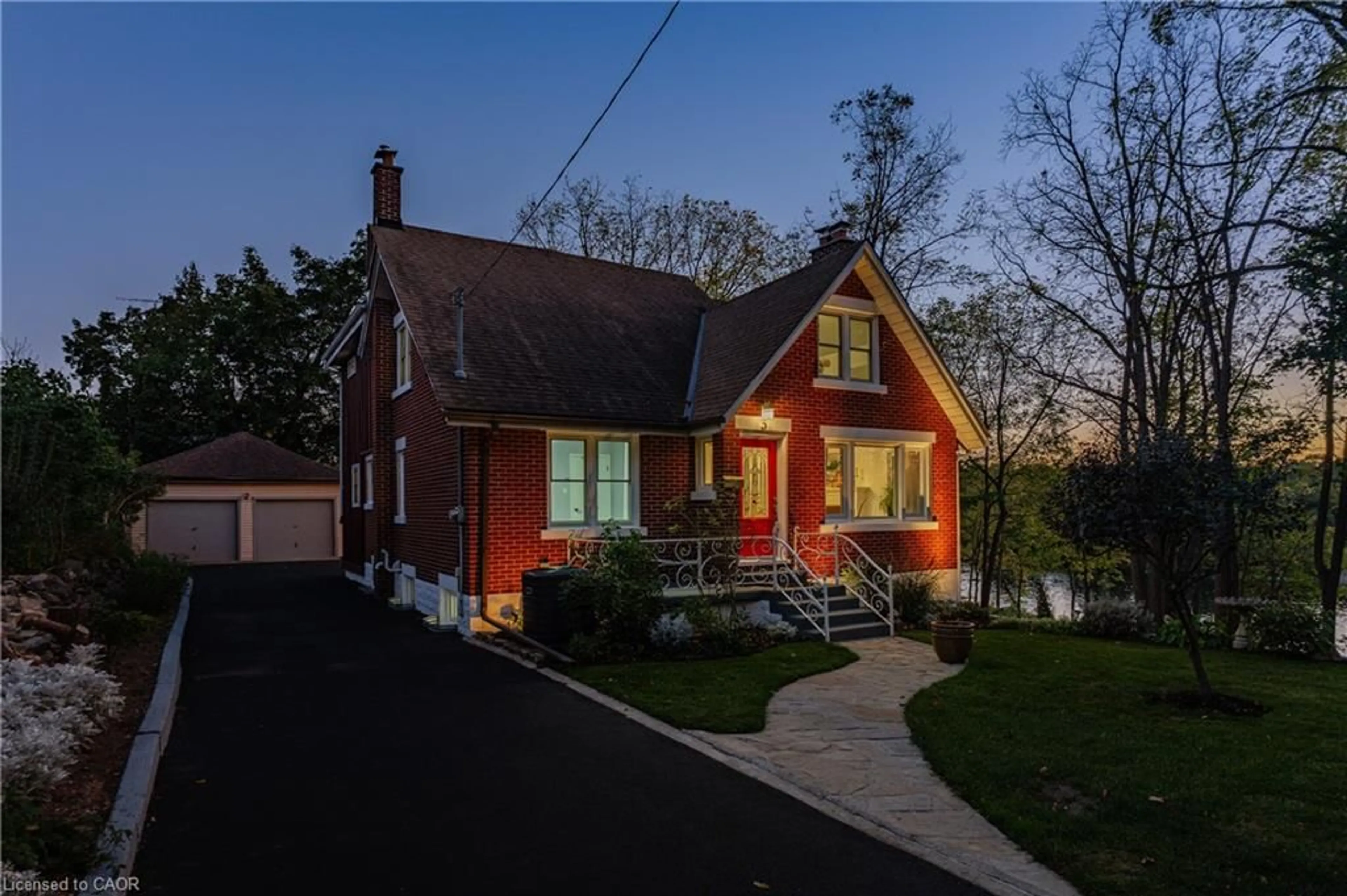 Home with brick exterior material, street for 3 Augusta St, Cambridge Ontario N1R 1G2