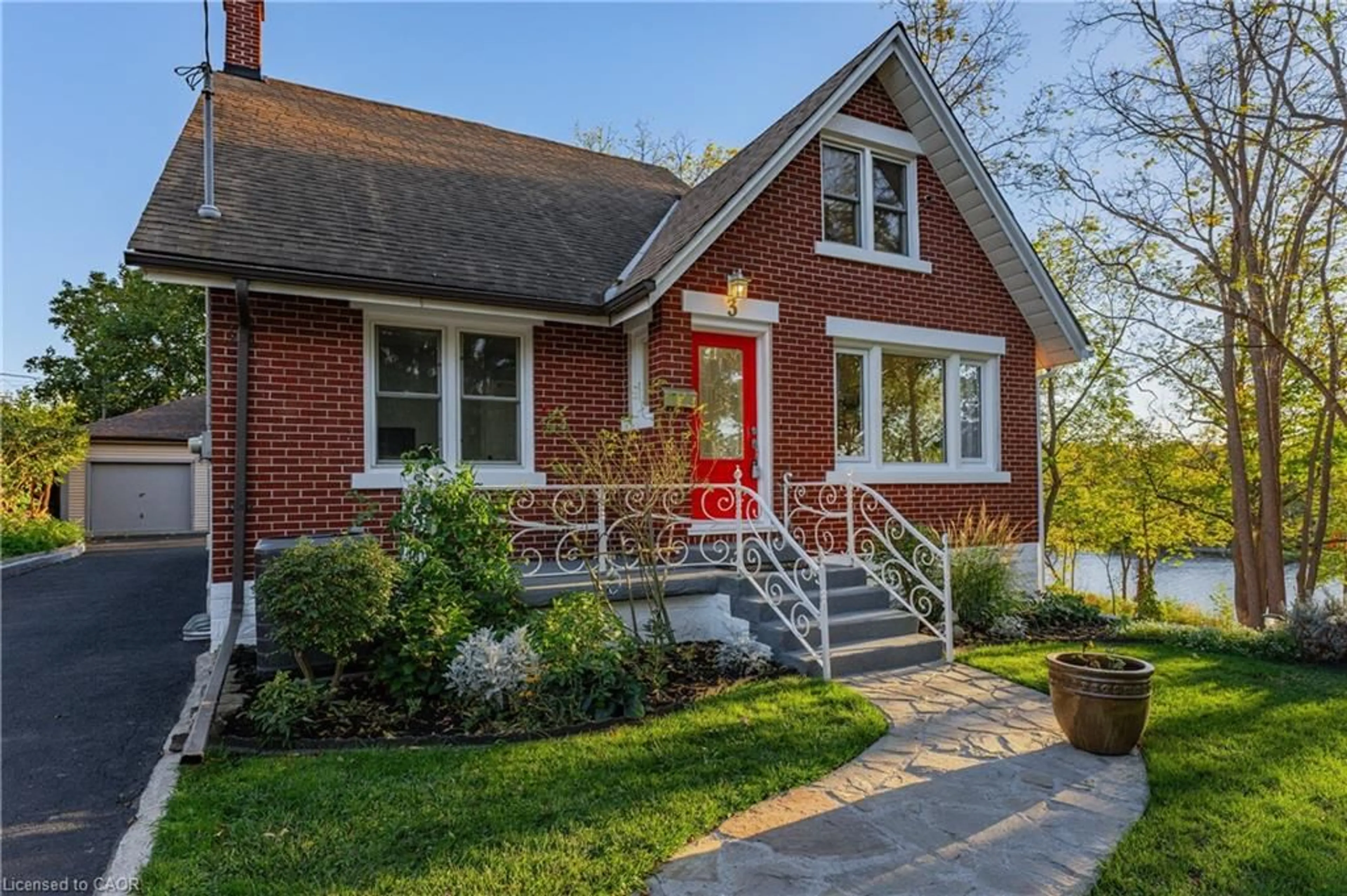 Home with brick exterior material, street for 3 Augusta St, Cambridge Ontario N1R 1G2