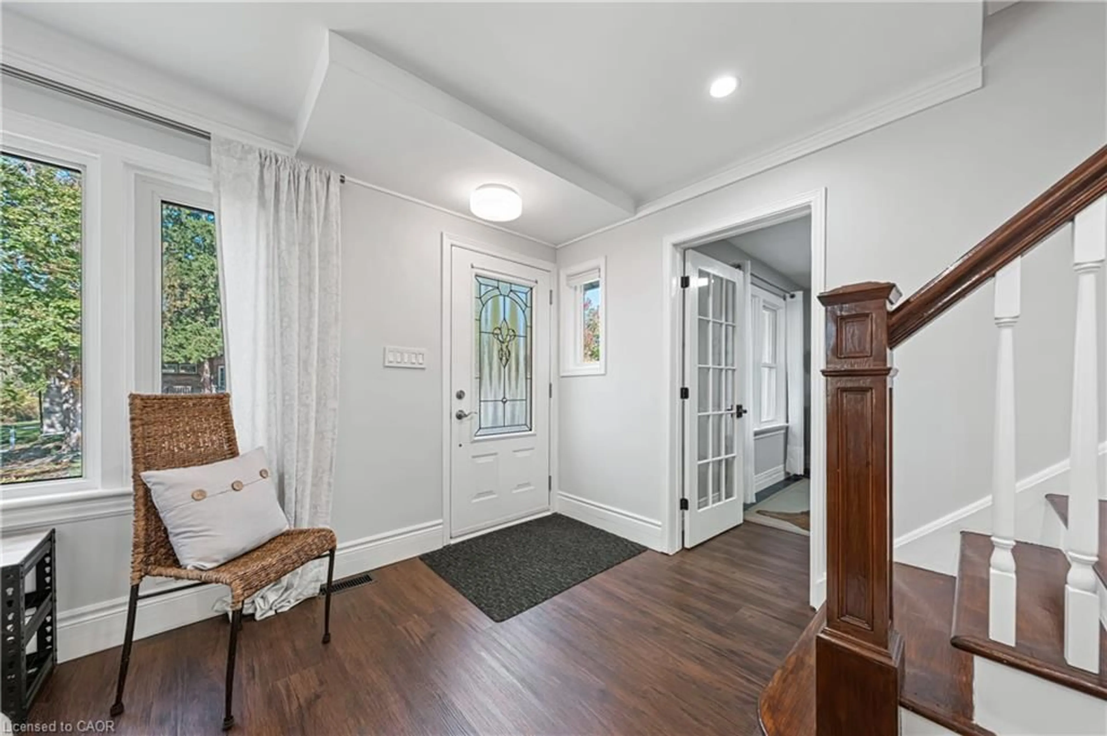 Indoor entryway for 3 Augusta St, Cambridge Ontario N1R 1G2