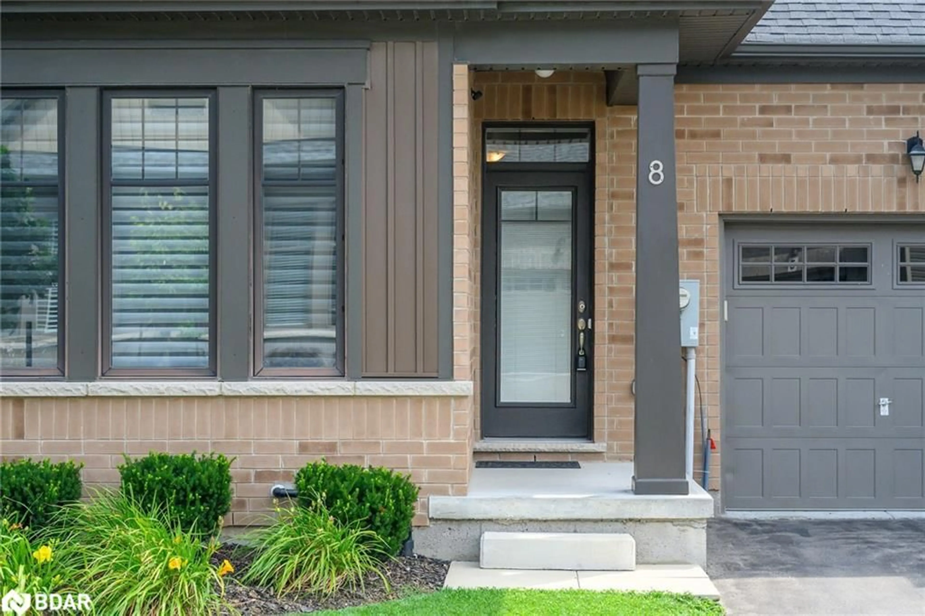 Home with brick exterior material, street for 8 Cosmopolitan Common Common, St. Catharines Ontario L2M 0B8