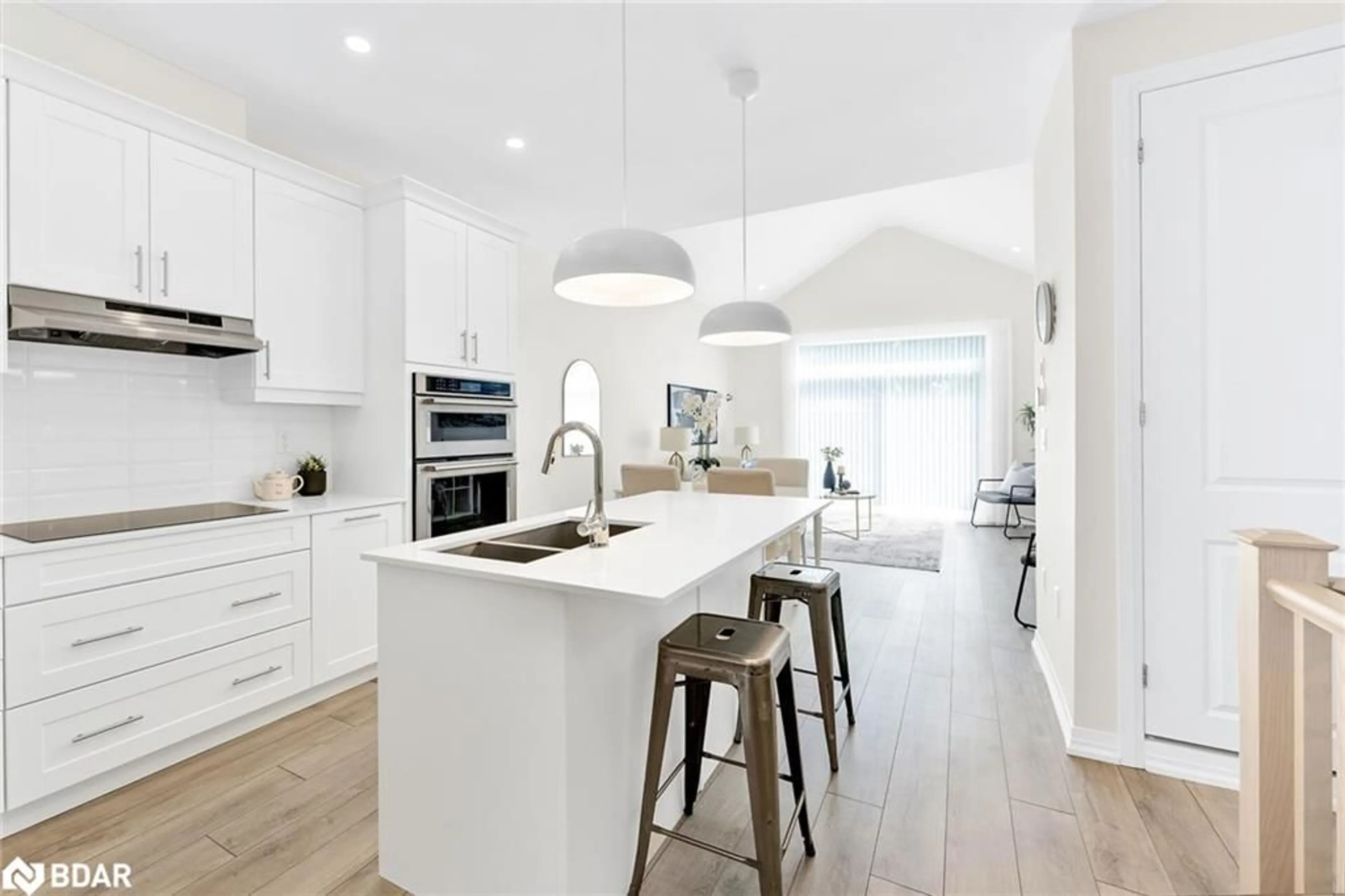 Open concept kitchen, unknown for 8 Cosmopolitan Common Common, St. Catharines Ontario L2M 0B8