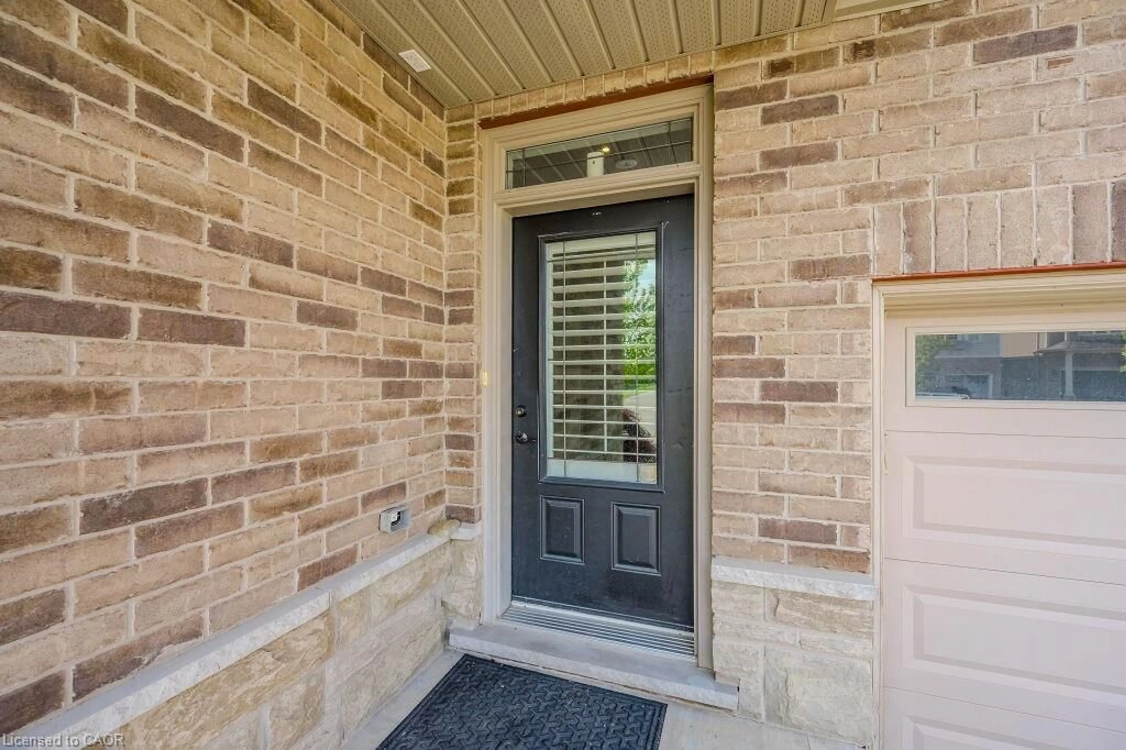 Indoor entryway for 78 Dolman St, Breslau Ontario N0B 1M0