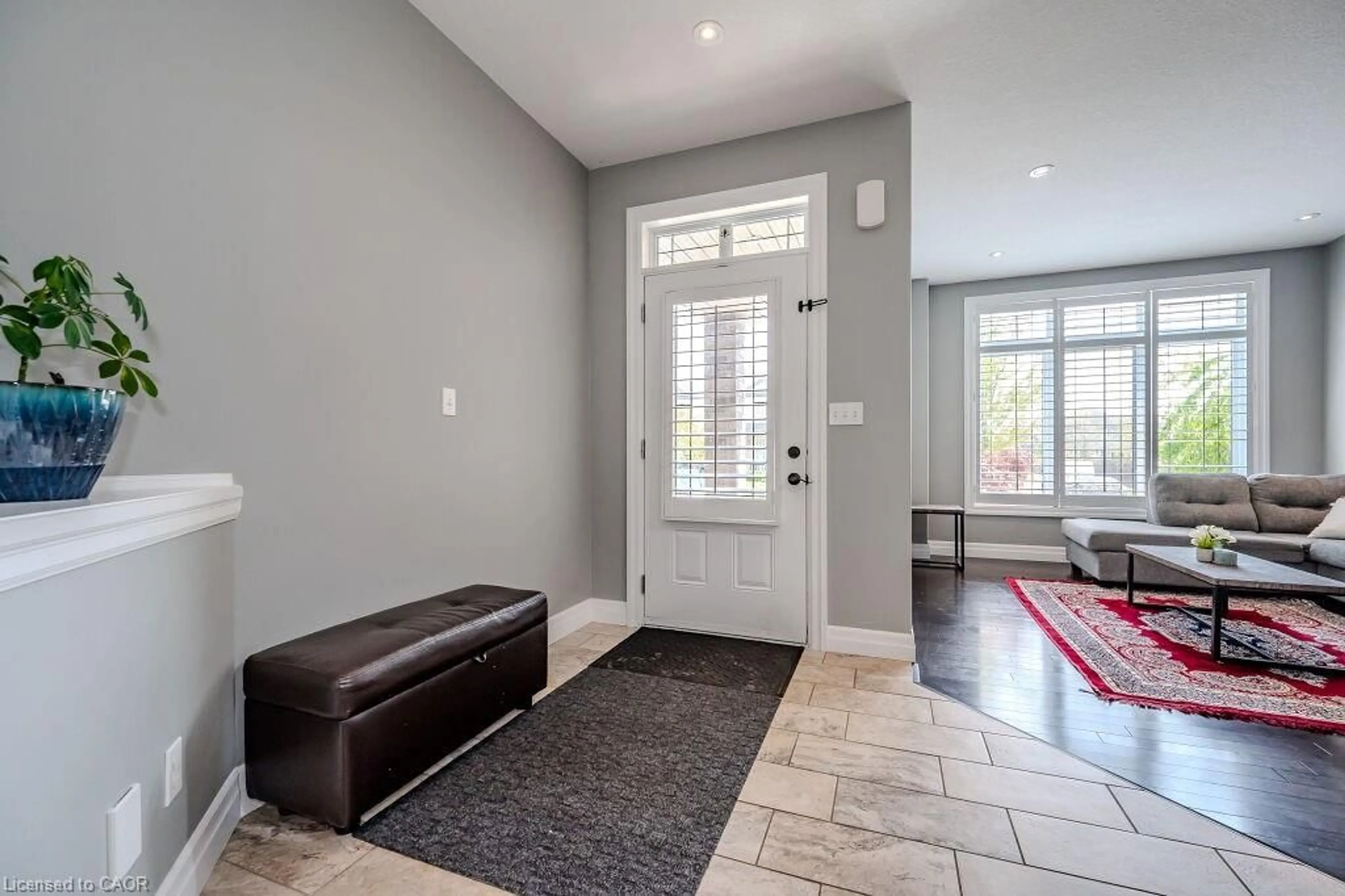Indoor entryway for 78 Dolman St, Breslau Ontario N0B 1M0