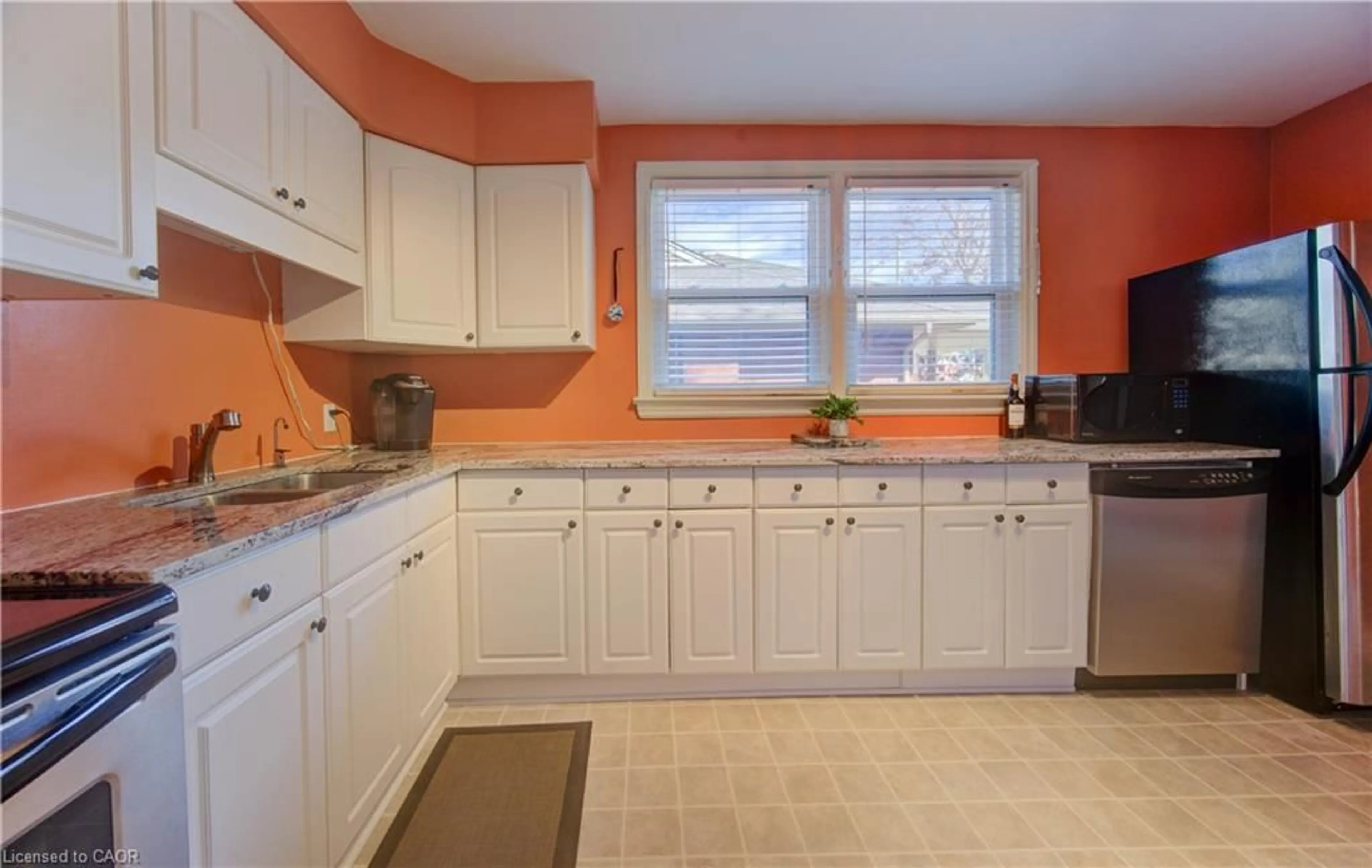 Standard kitchen, ceramic/tile floor for 406 Ephraim St, Kitchener Ontario N2B 2C2