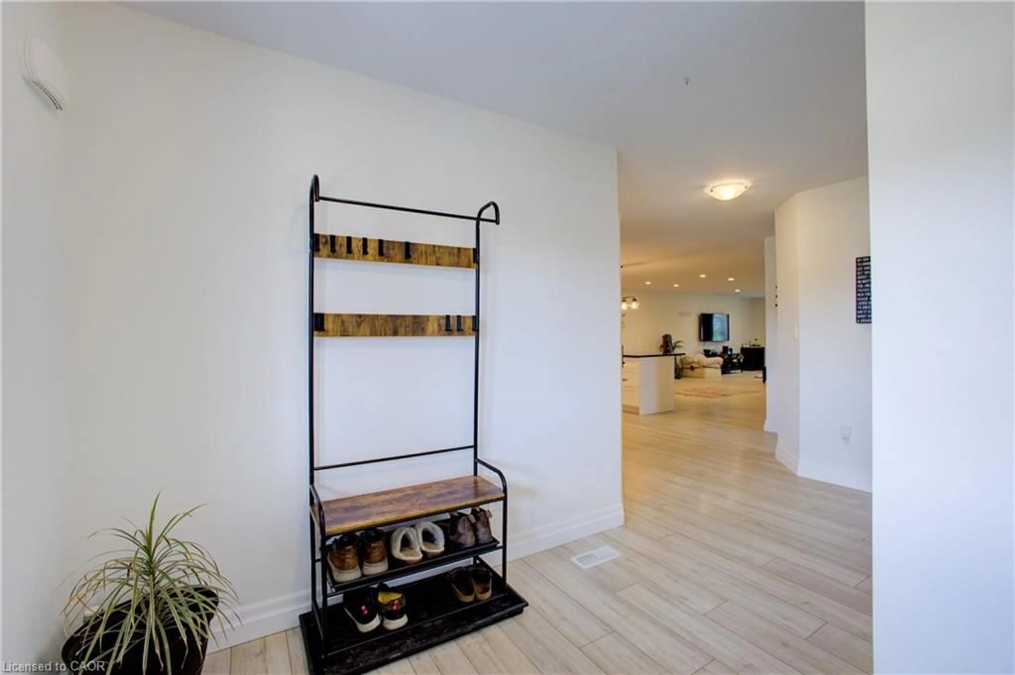 Indoor entryway for 11 Malcolm Cres, Listowel Ontario N4W 3X8