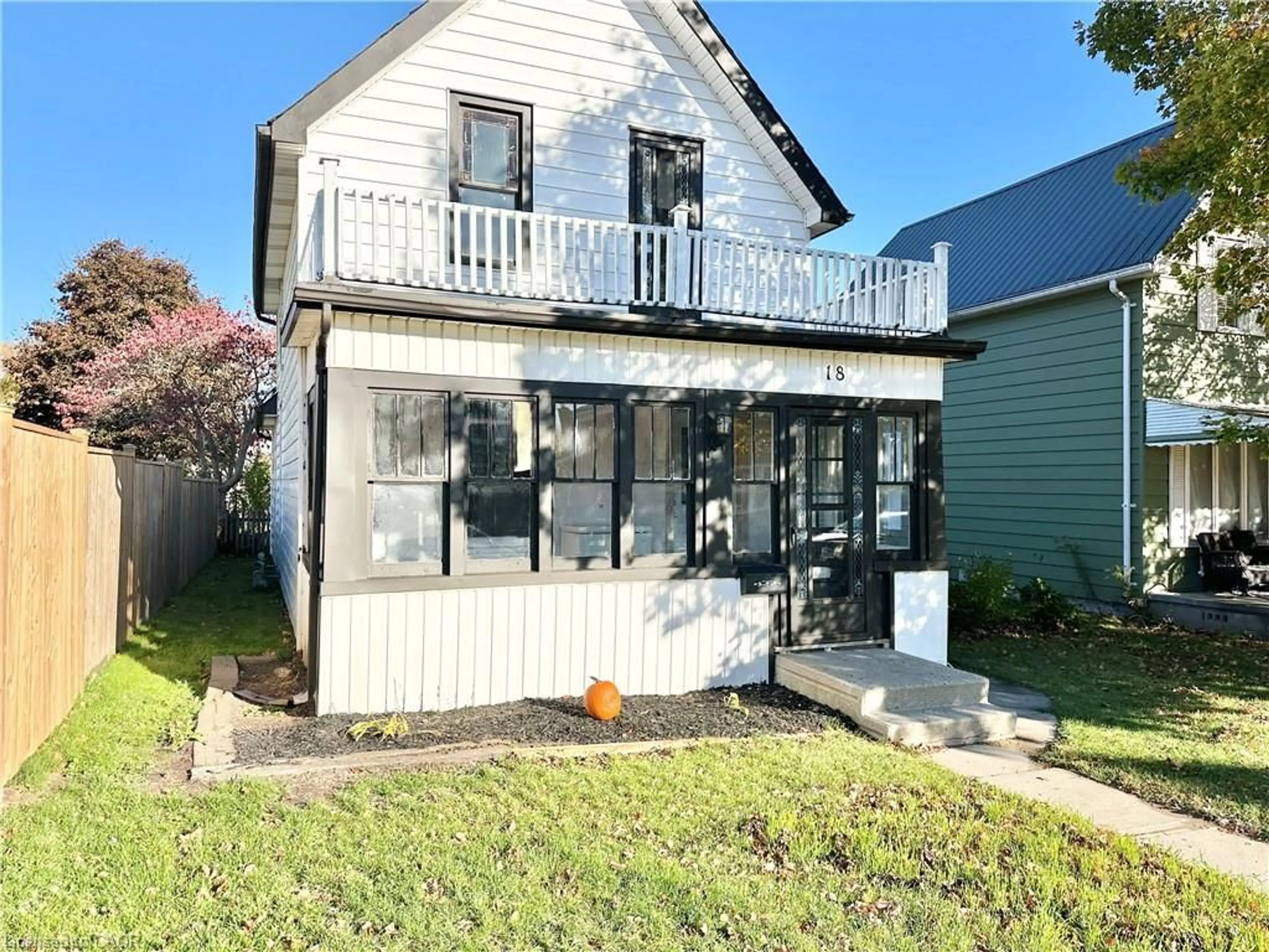 Unknown for 18 King St, Tillsonburg Ontario N4G 3E2